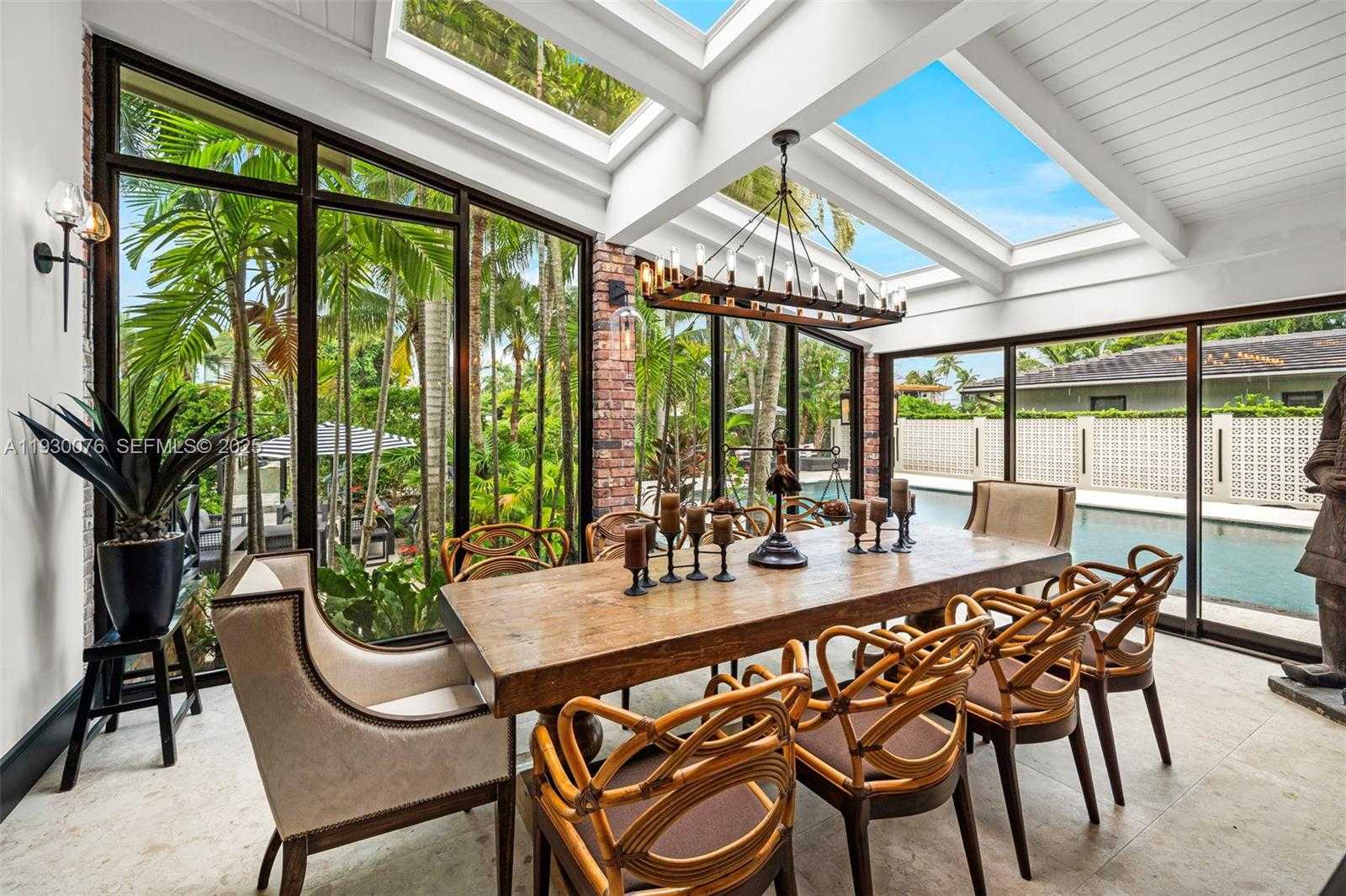 Small Image of 980 BELLE MEADE ISLAND DR, Miami Number 25