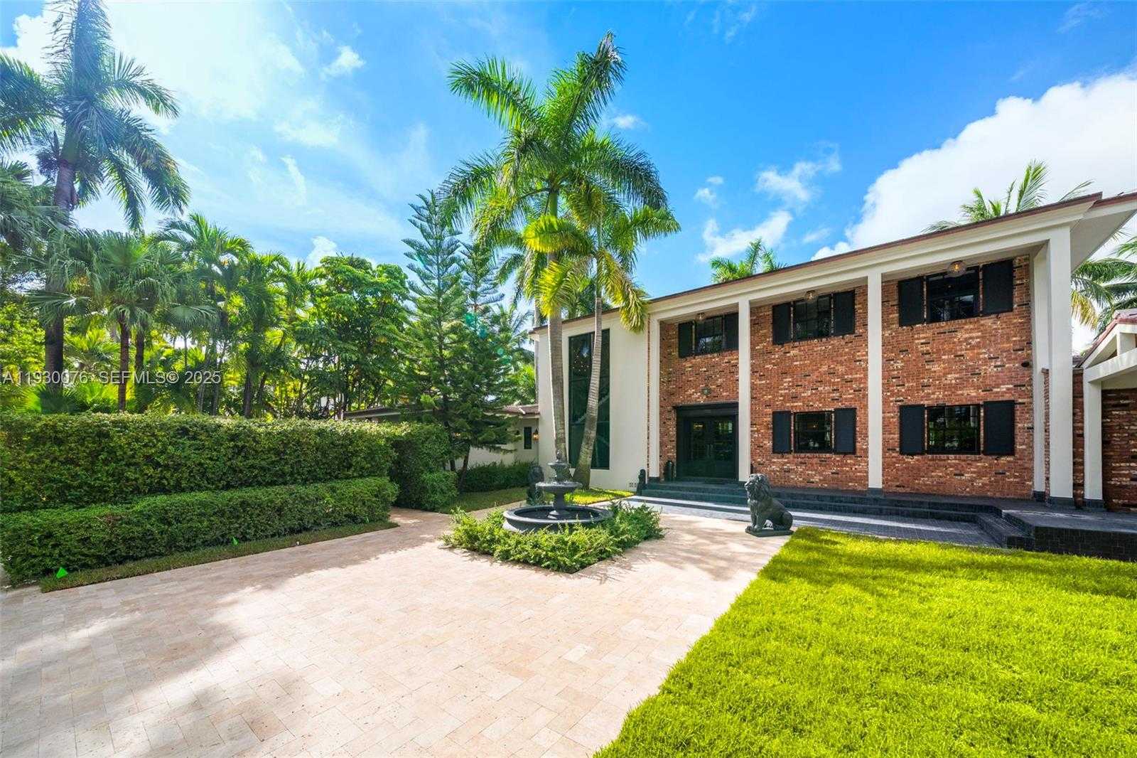 Small Image of 980 BELLE MEADE ISLAND DR, Miami Number 3