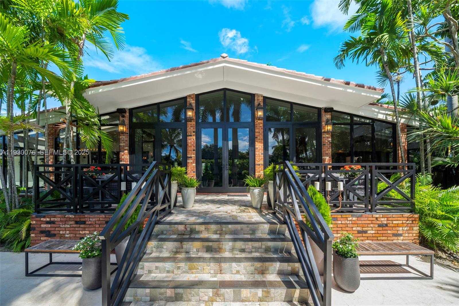 Small Image of 980 BELLE MEADE ISLAND DR, Miami Number 6