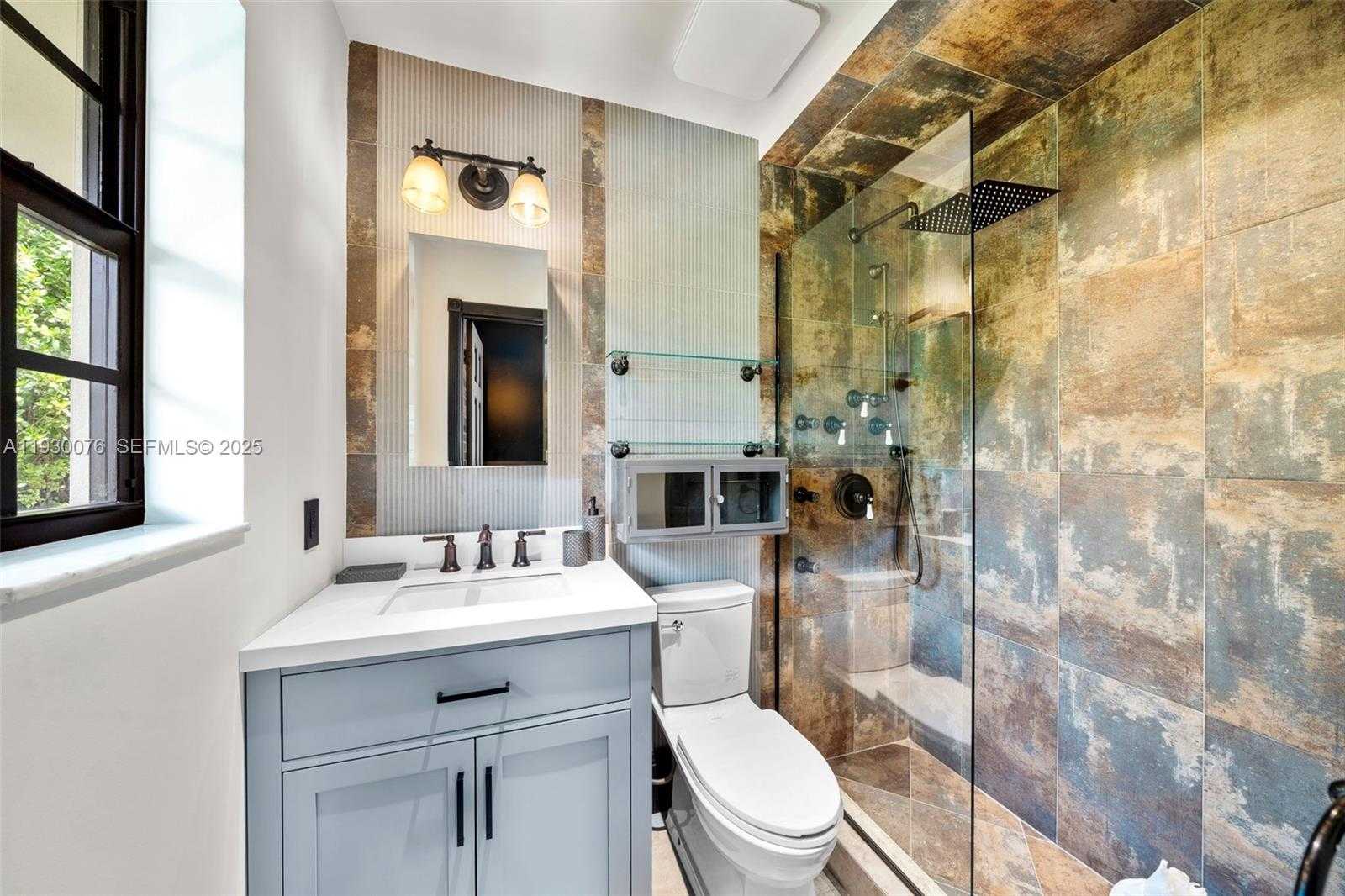 Small Image of 980 BELLE MEADE ISLAND DR, Miami Number 61