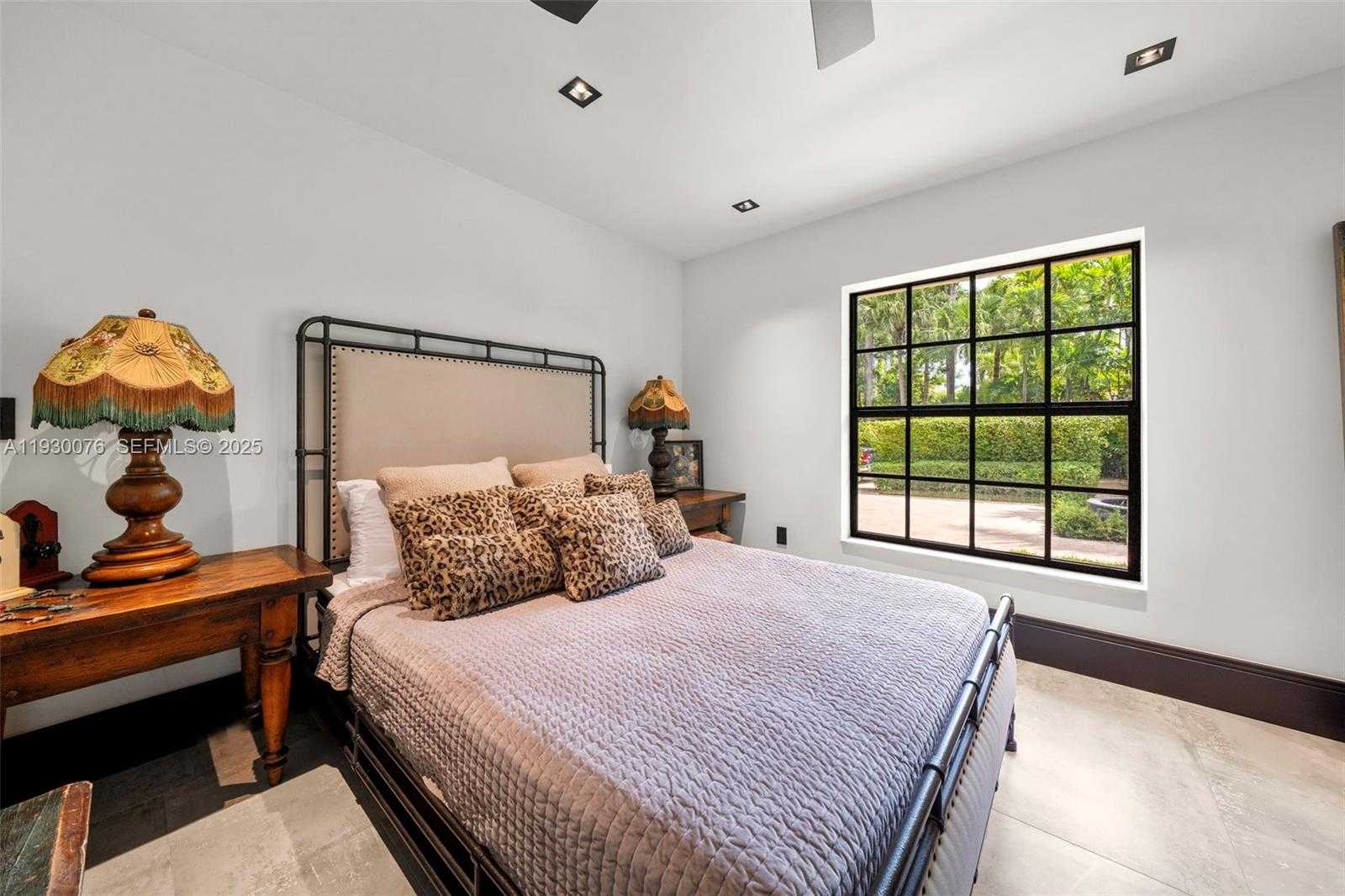 Small Image of 980 BELLE MEADE ISLAND DR, Miami Number 63