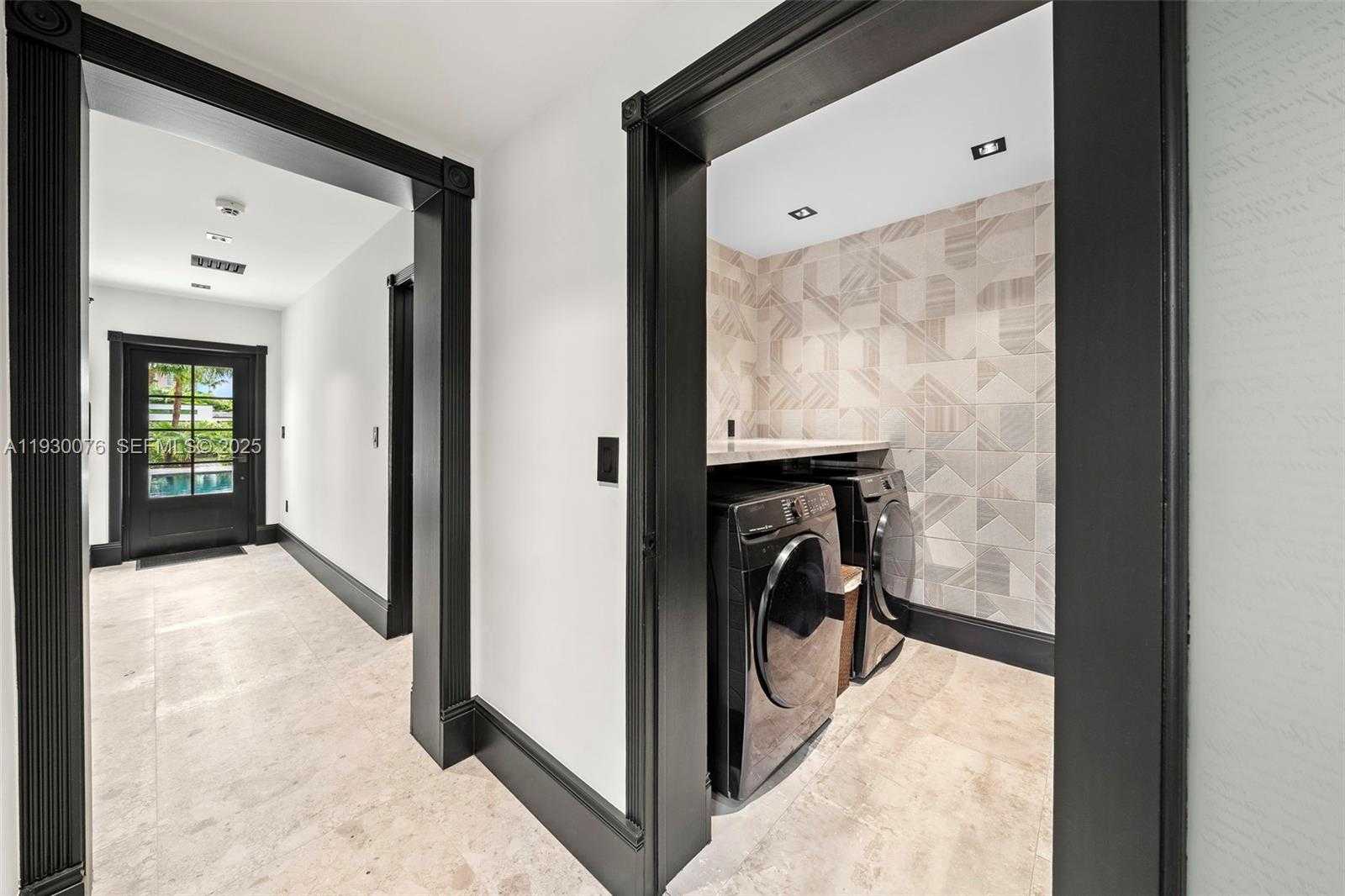 Small Image of 980 BELLE MEADE ISLAND DR, Miami Number 66