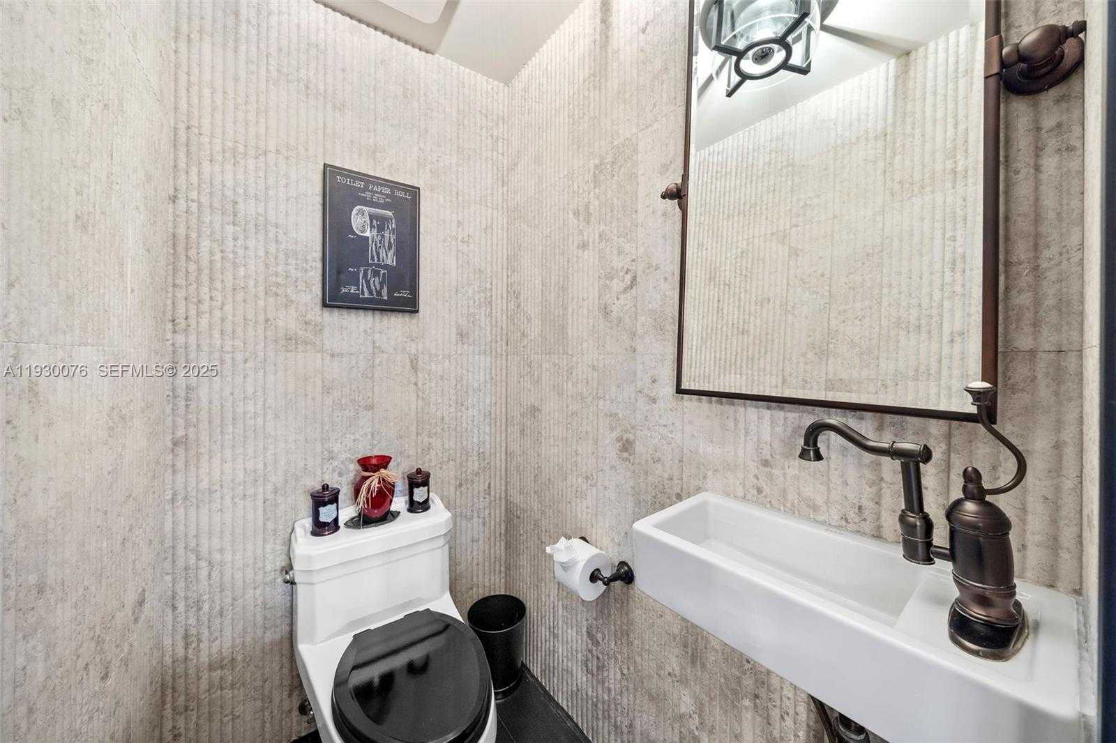 Small Image of 980 BELLE MEADE ISLAND DR, Miami Number 68