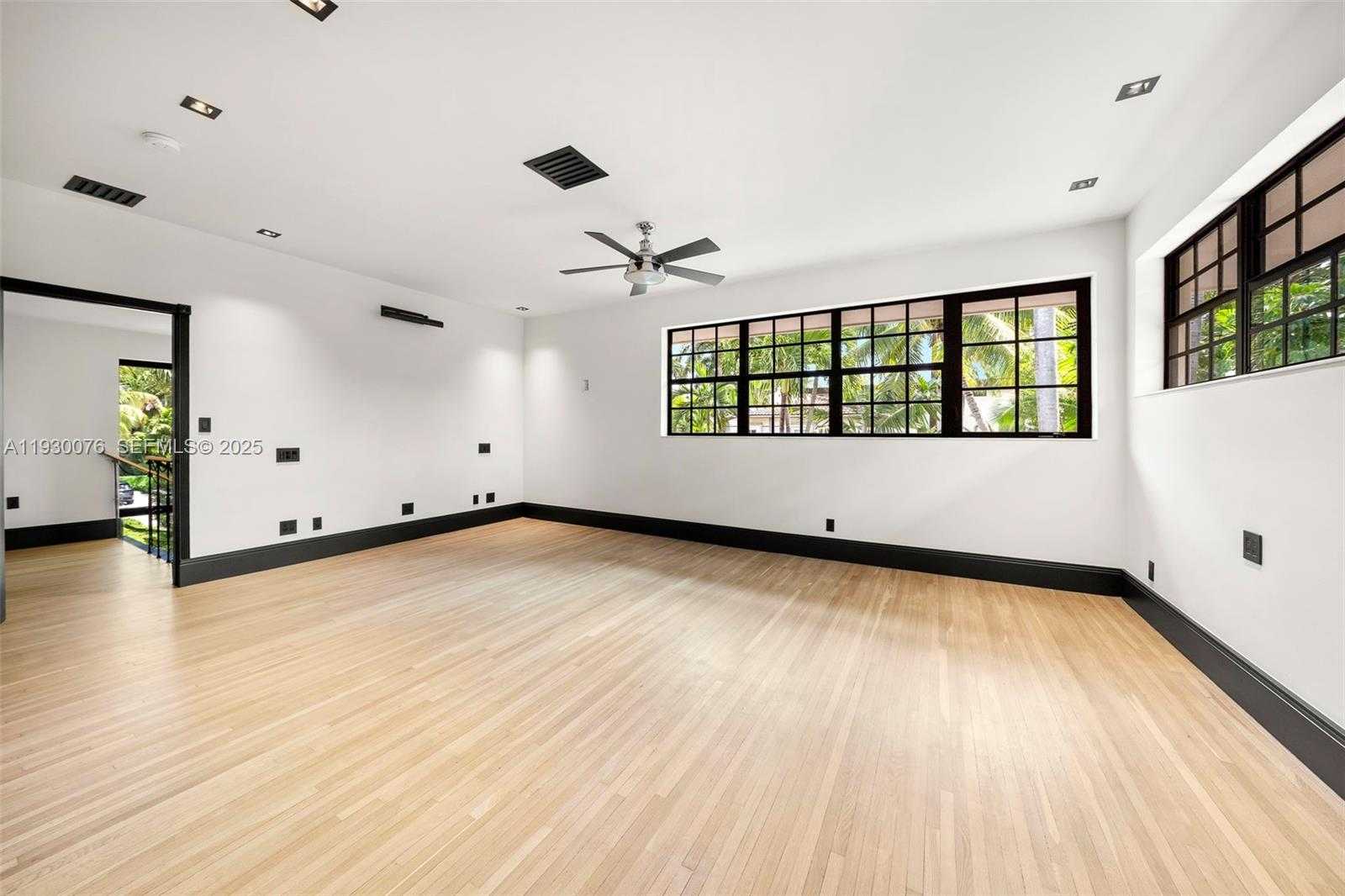 Small Image of 980 BELLE MEADE ISLAND DR, Miami Number 77