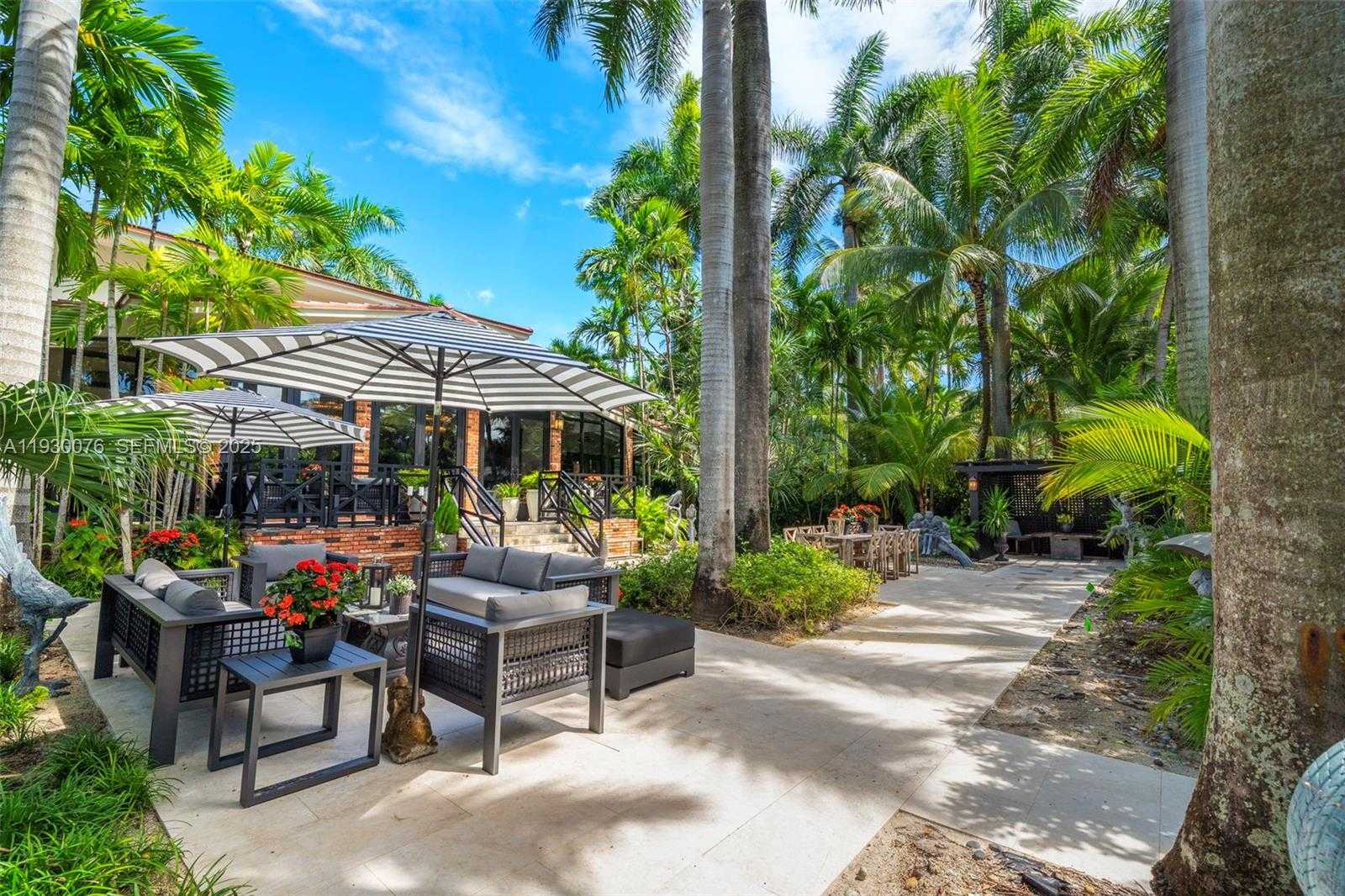 Small Image of 980 BELLE MEADE ISLAND DR, Miami Number 8