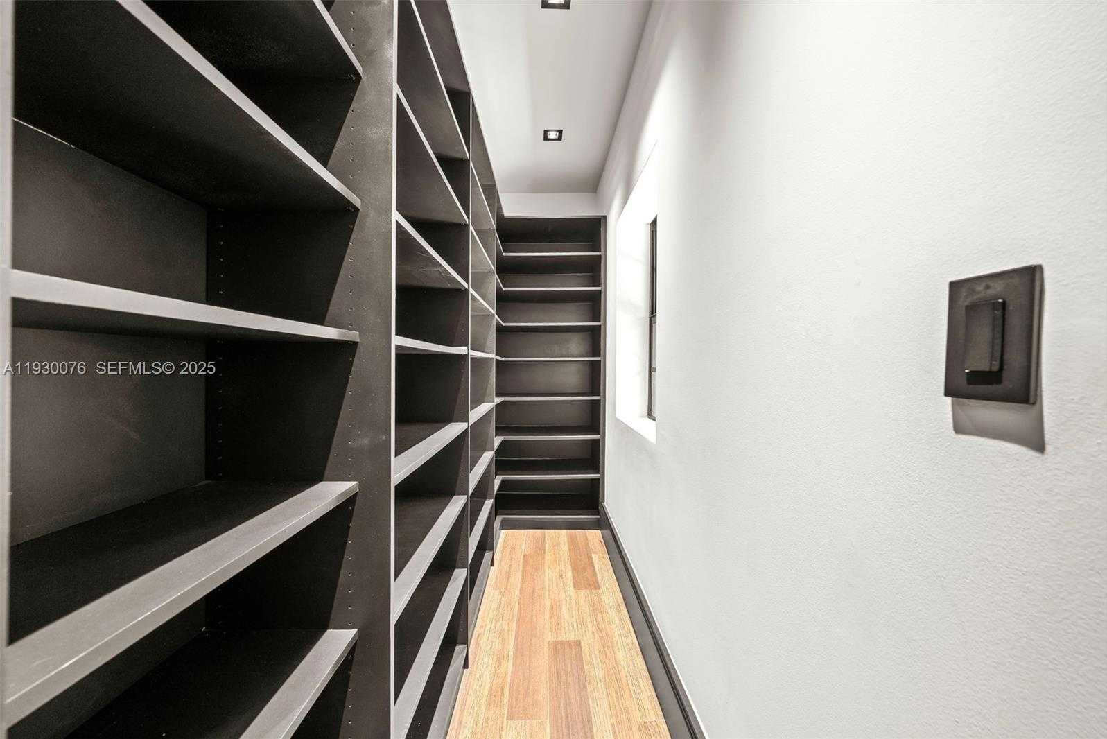 Small Image of 980 BELLE MEADE ISLAND DR, Miami Number 83