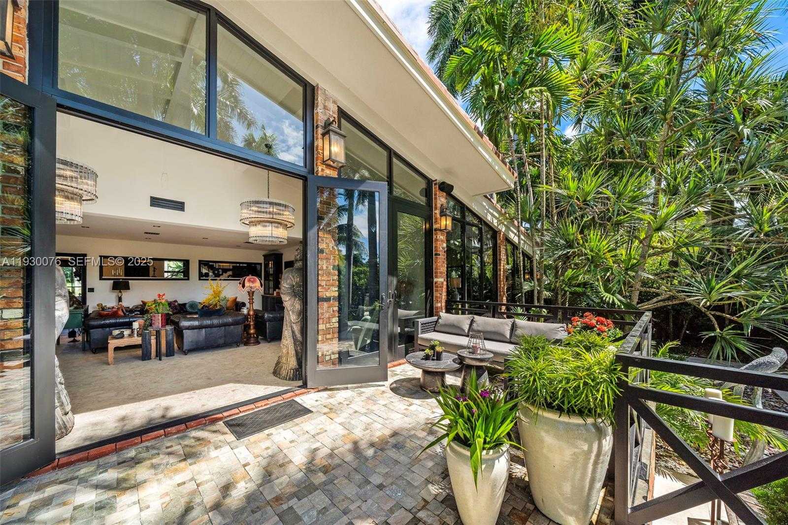 Small Image of 980 BELLE MEADE ISLAND DR, Miami Number 88