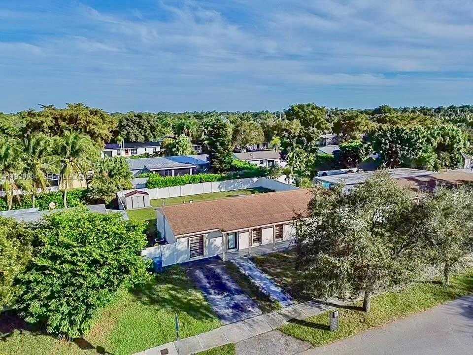 Small Image of 18133 SOUTH WEST 93RD AVE, Palmetto Bay Number 2