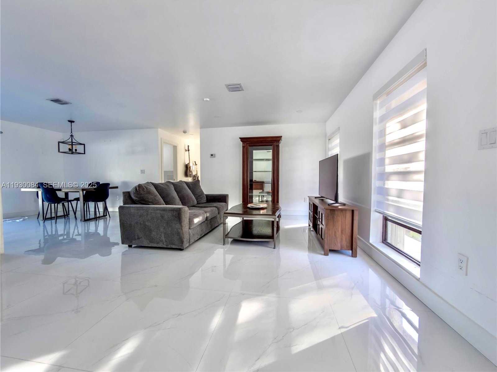 Small Image of 18133 SOUTH WEST 93RD AVE, Palmetto Bay Number 3