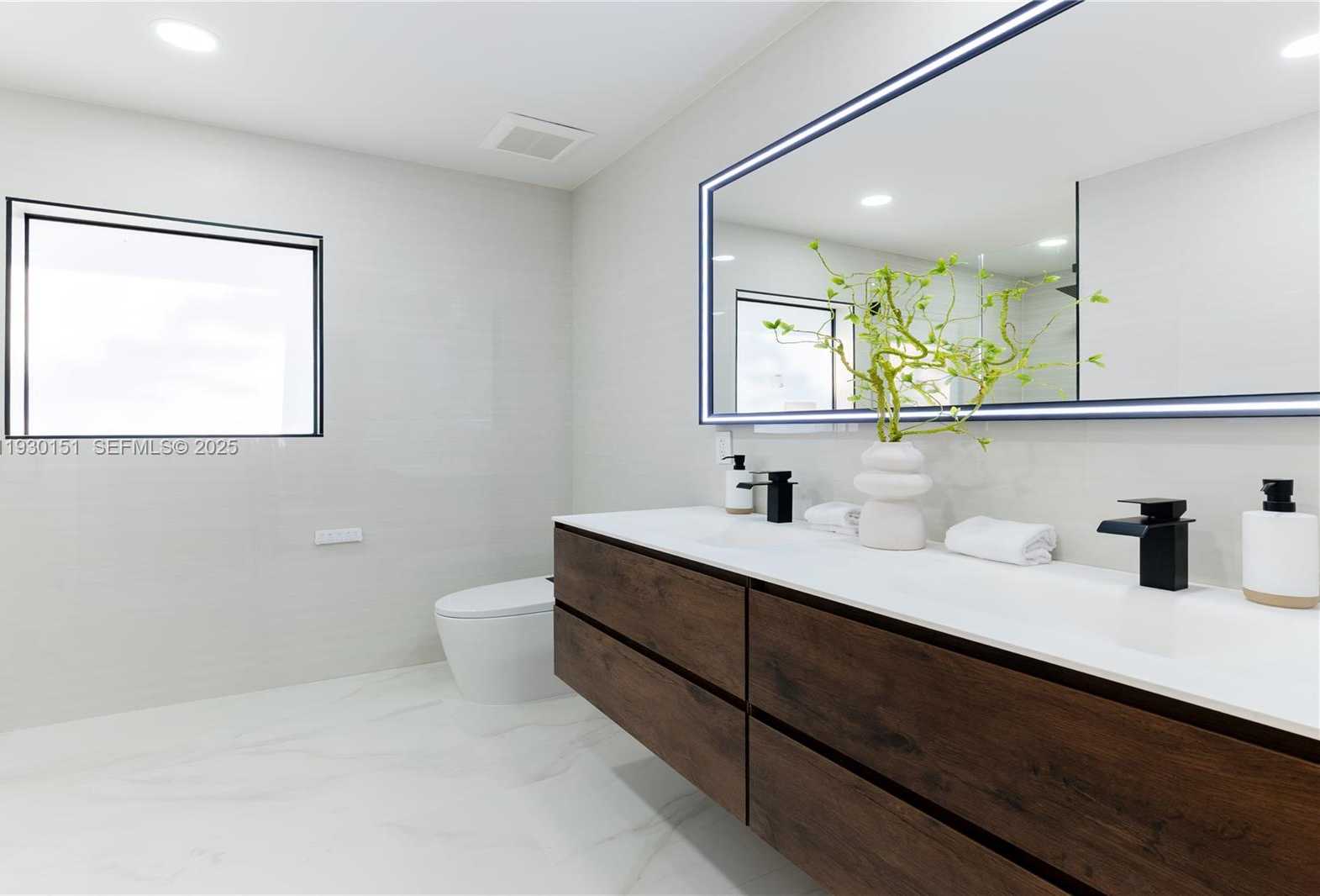 Imagen de Pequeño Objeto