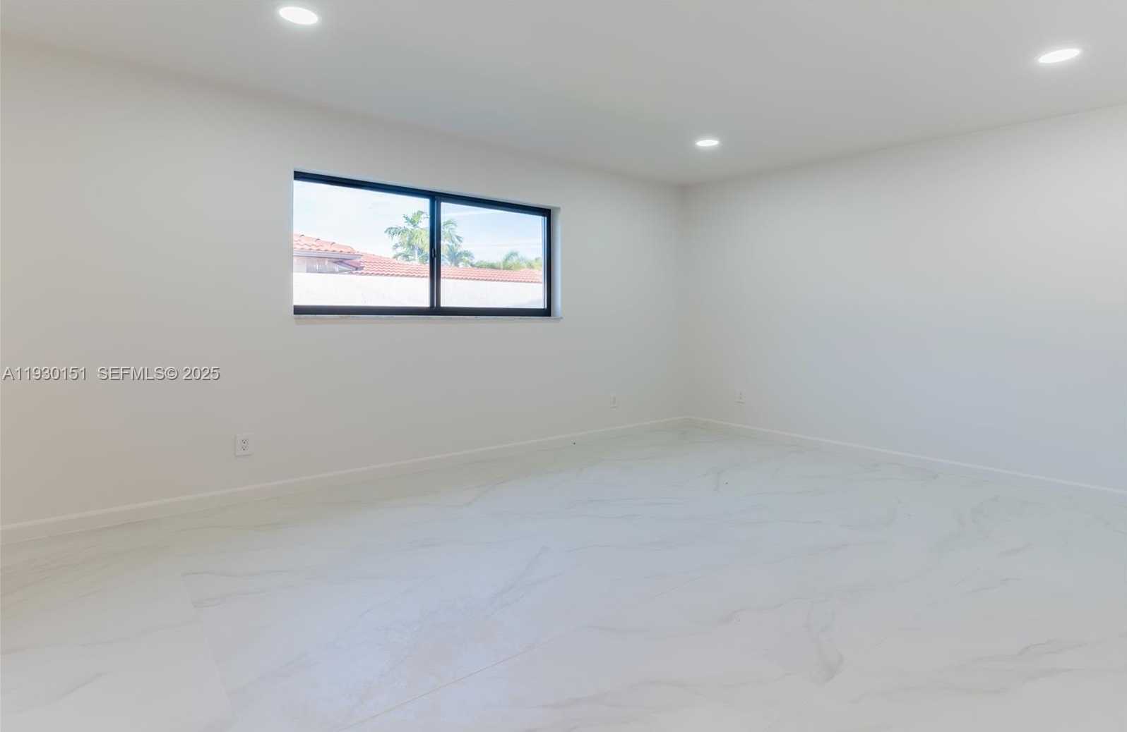 Imagen de Pequeño Objeto