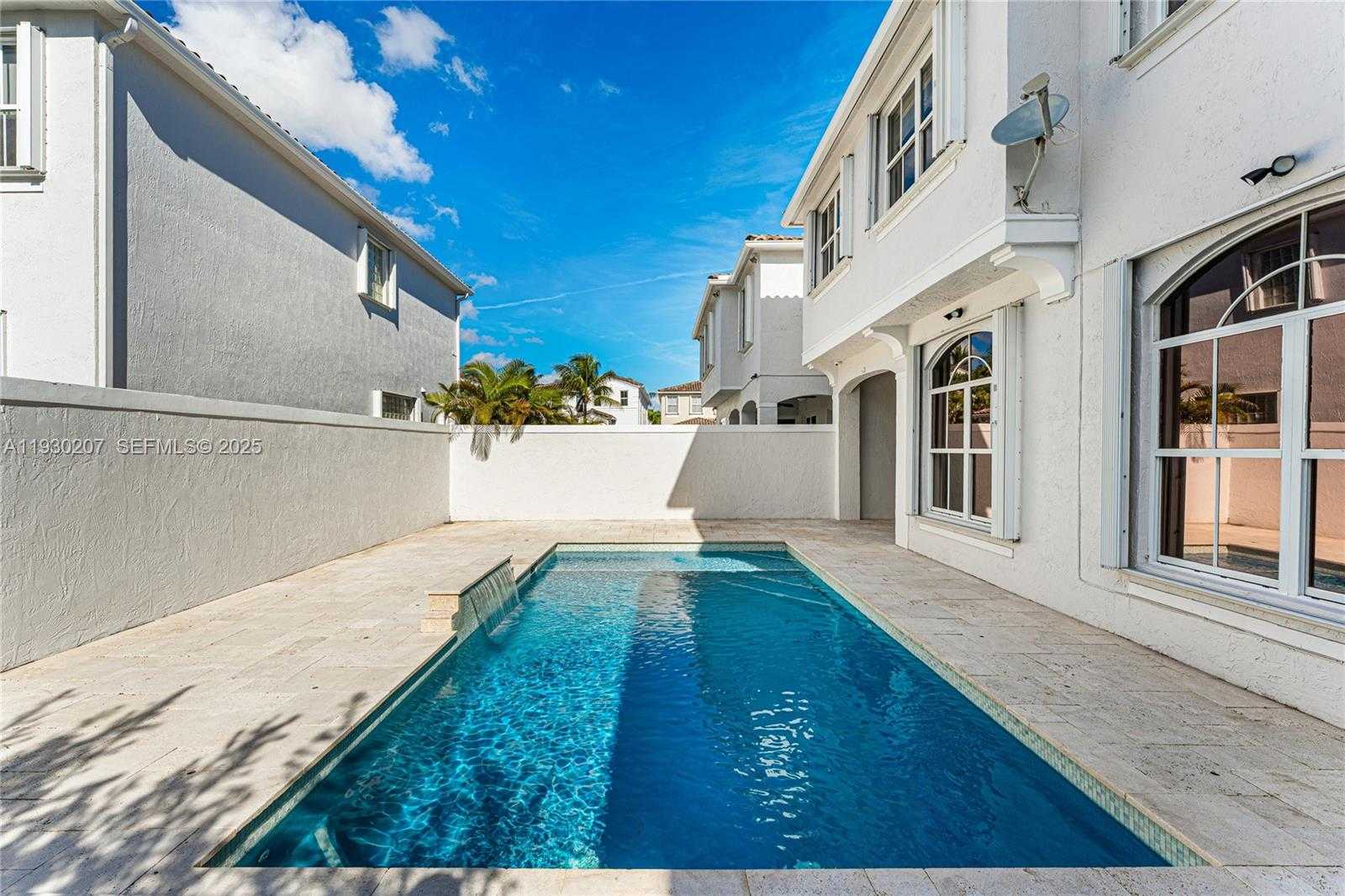 Small Image of 21156 NORTH EAST 33RD AVE, Aventura Number 19