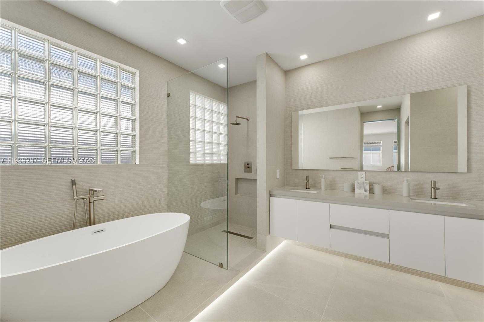 Small Image of 21156 NORTH EAST 33RD AVE, Aventura Number 7