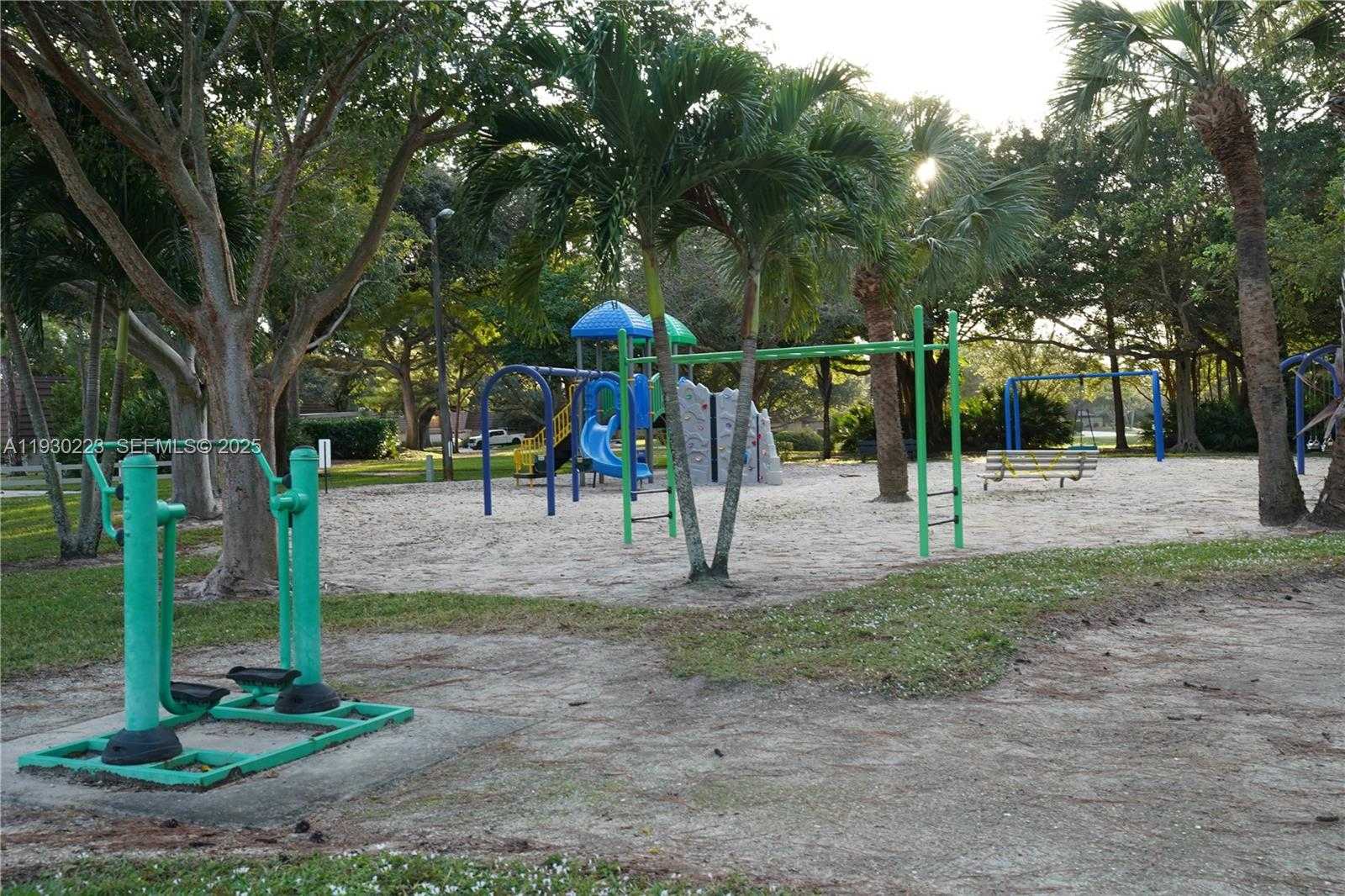 Small Image of 2427 24TH LANE, Palm Beach Gardens Number 51