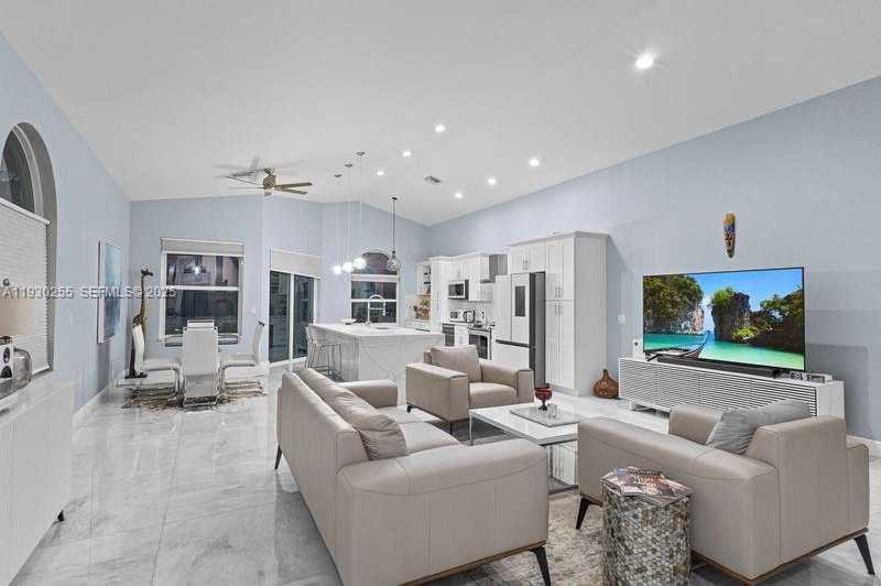 Small Image of 6952 NORTH WEST 27TH CT, Margate Number 24