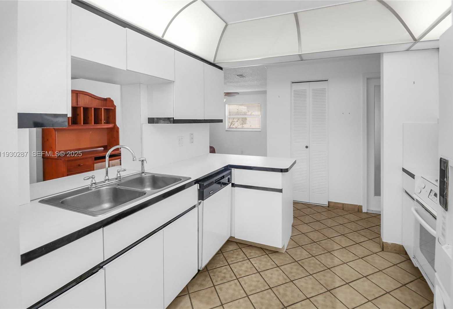 Small Image of 1331 CAMPANELLI DR, Plantation Number 13