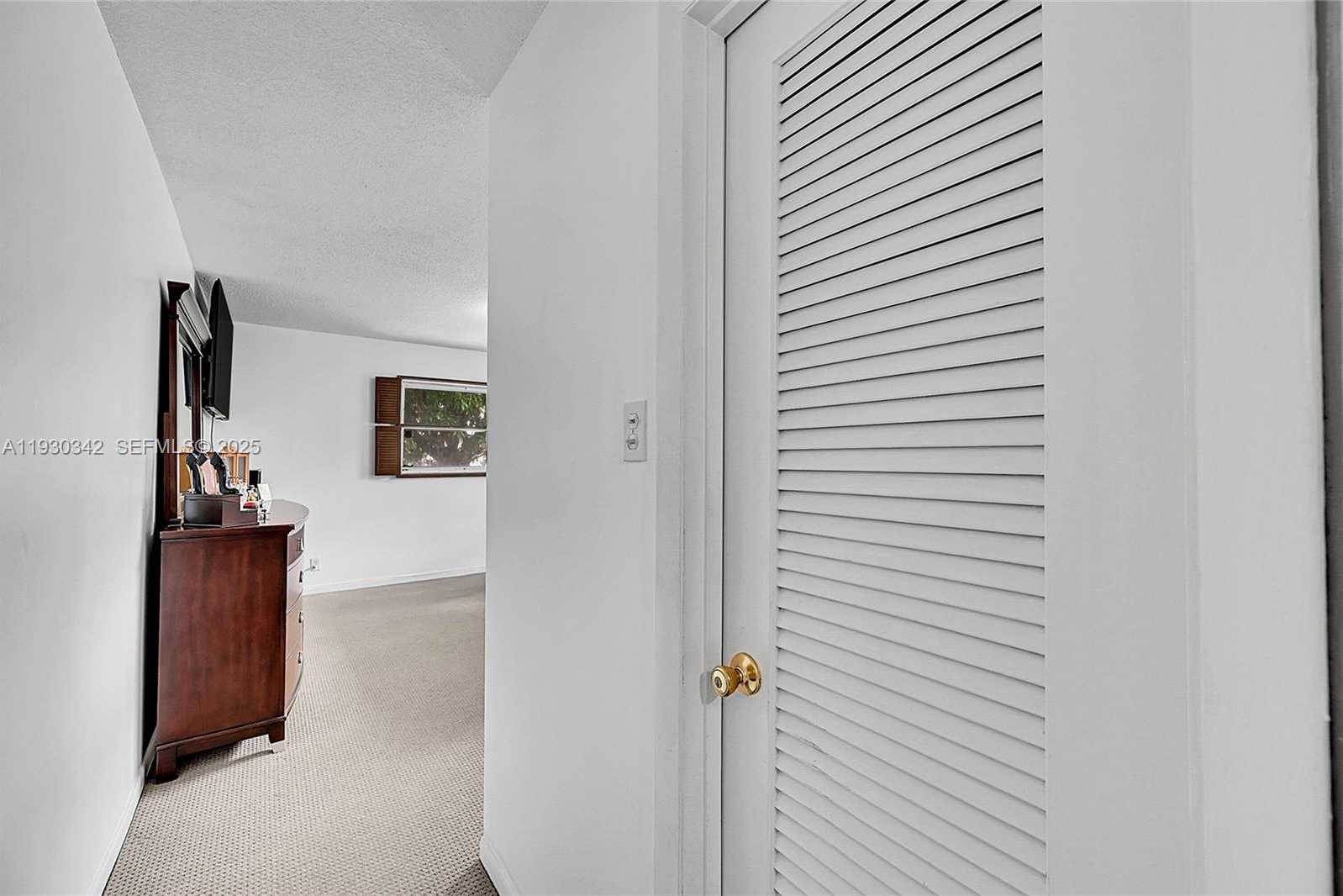 Small Image of 1705 NORTH WEST 69TH TER, Margate Number 14