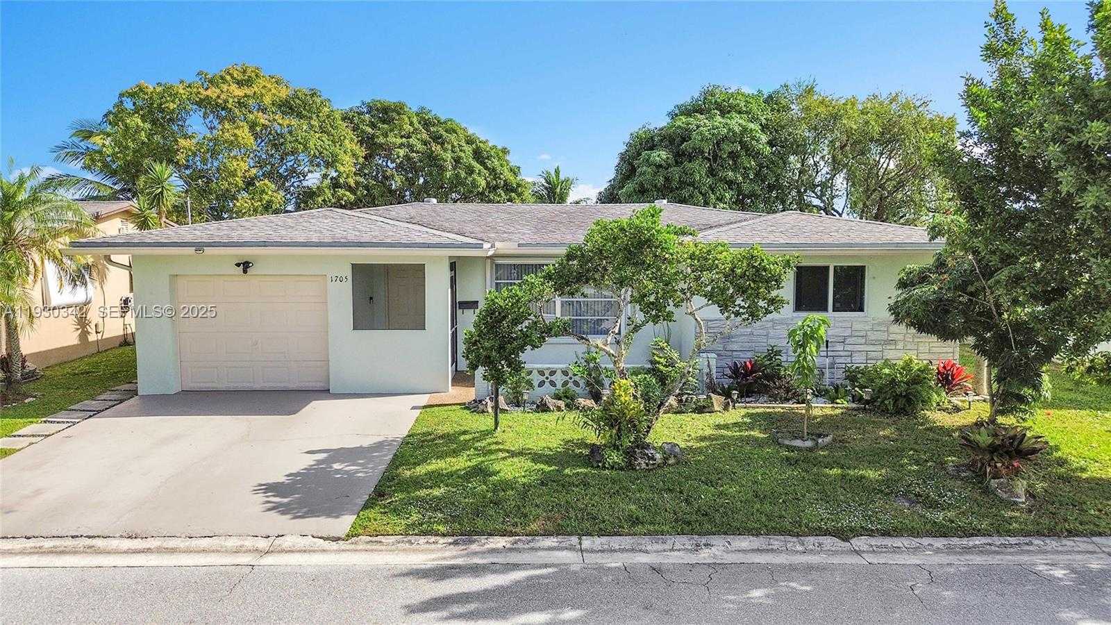 Small Image of 1705 NORTH WEST 69TH TER, Margate Number 27