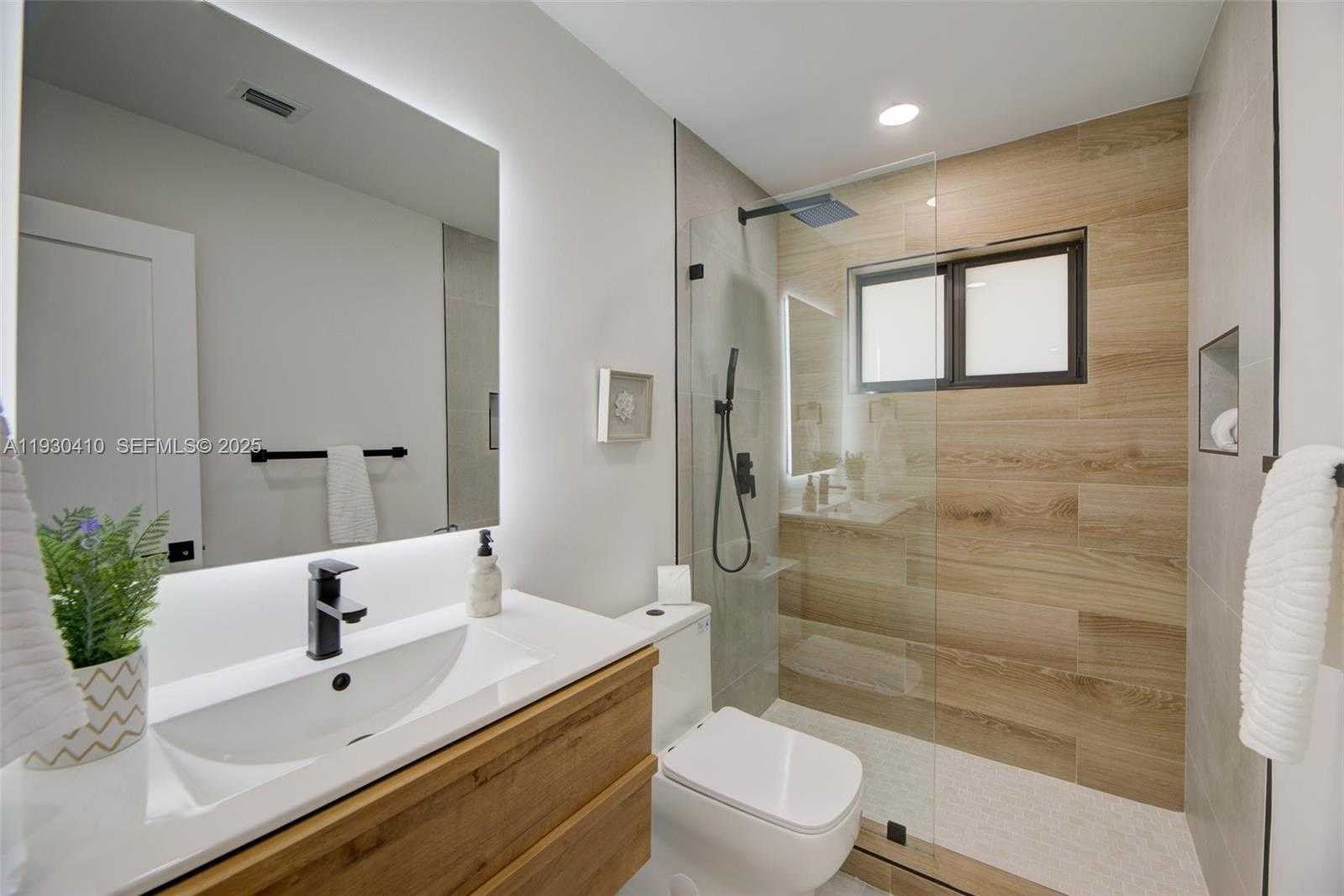 Small Image of 1655 NORTH 50TH AVE, Hollywood Number 28