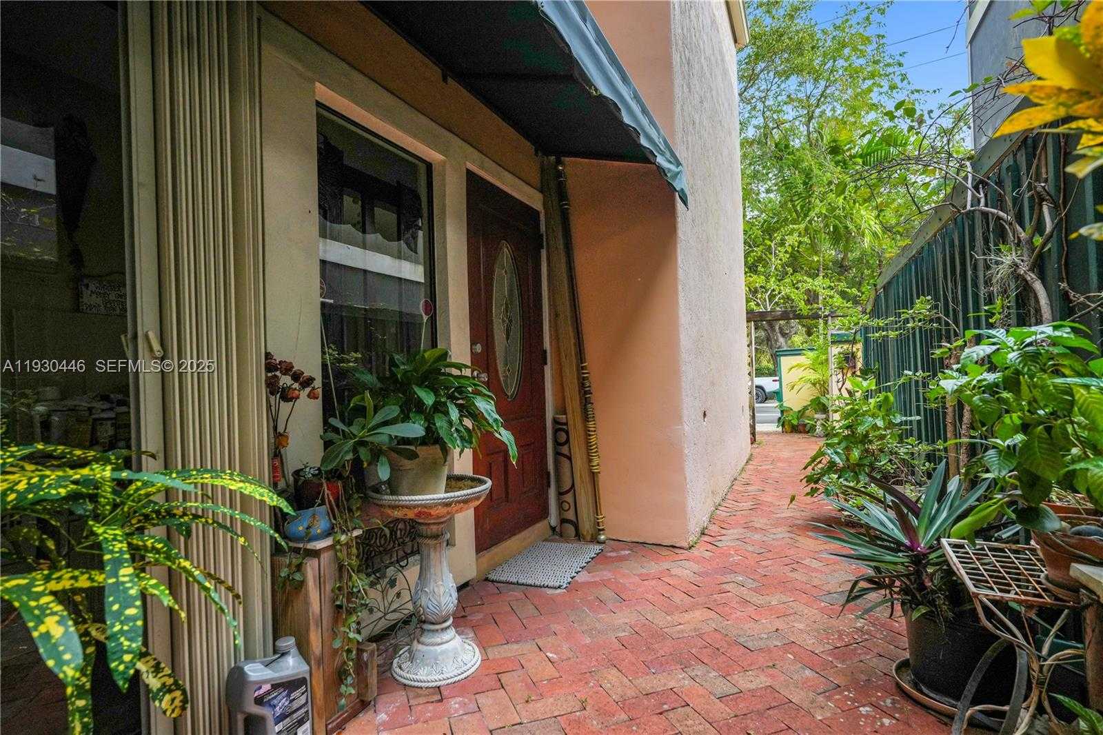 Small Image of 2790 SOUTH WEST 22ND AVE, Miami Number 3