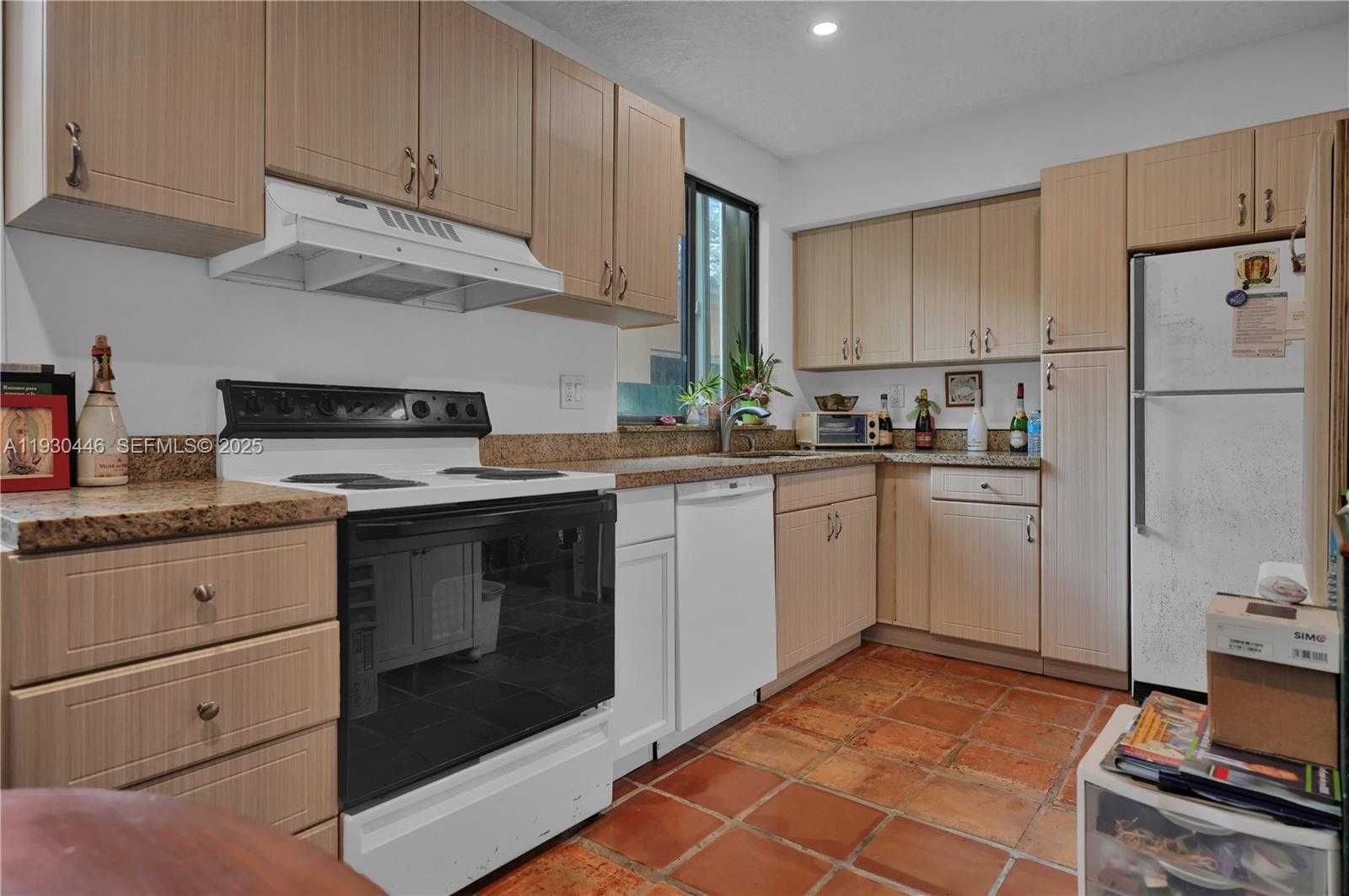 Small Image of 2790 SOUTH WEST 22ND AVE, Miami Number 8