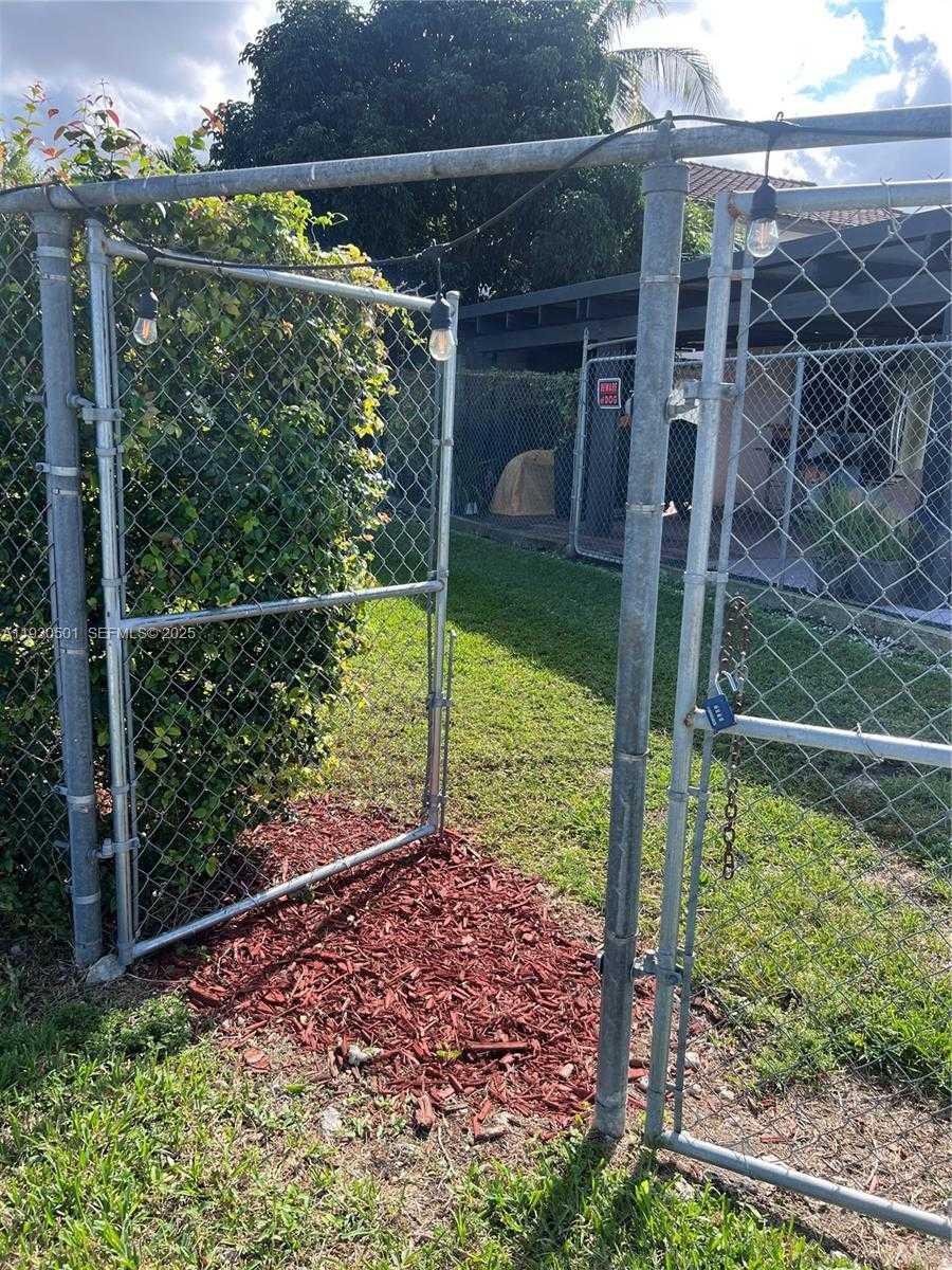 Small Image of 6101 SOUTH WEST 153RD CT RD, Miami Number 10