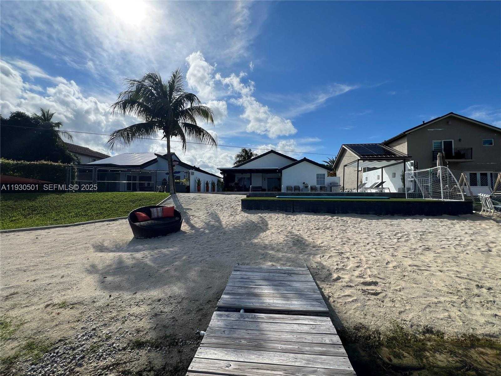 Small Image of 6101 SOUTH WEST 153RD CT RD, Miami Number 15