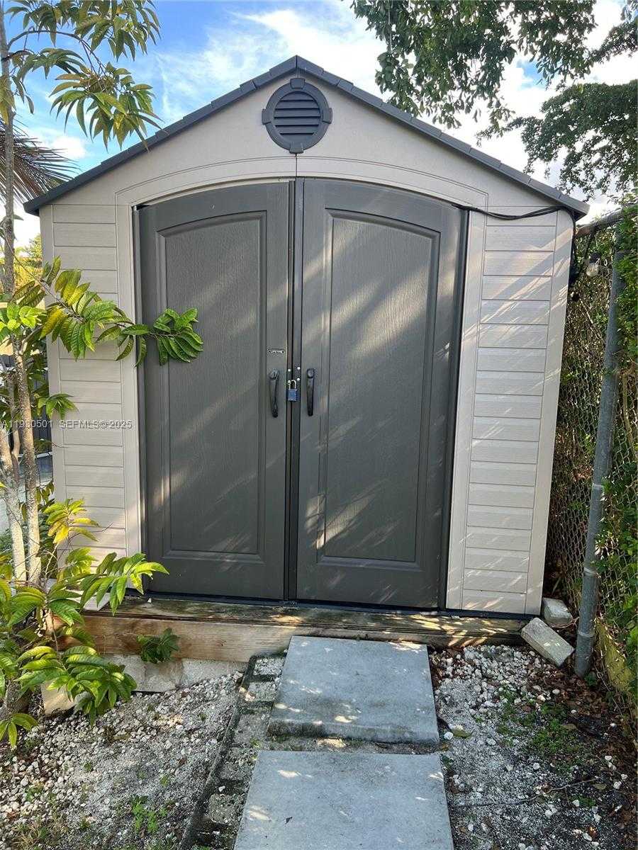 Small Image of 6101 SOUTH WEST 153RD CT RD, Miami Number 18