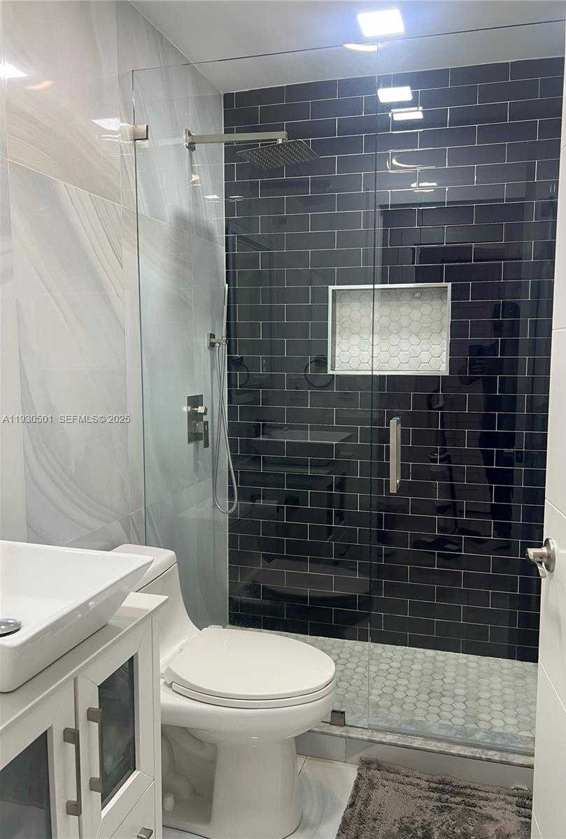 Small Image of 6101 SOUTH WEST 153RD CT RD, Miami Number 28