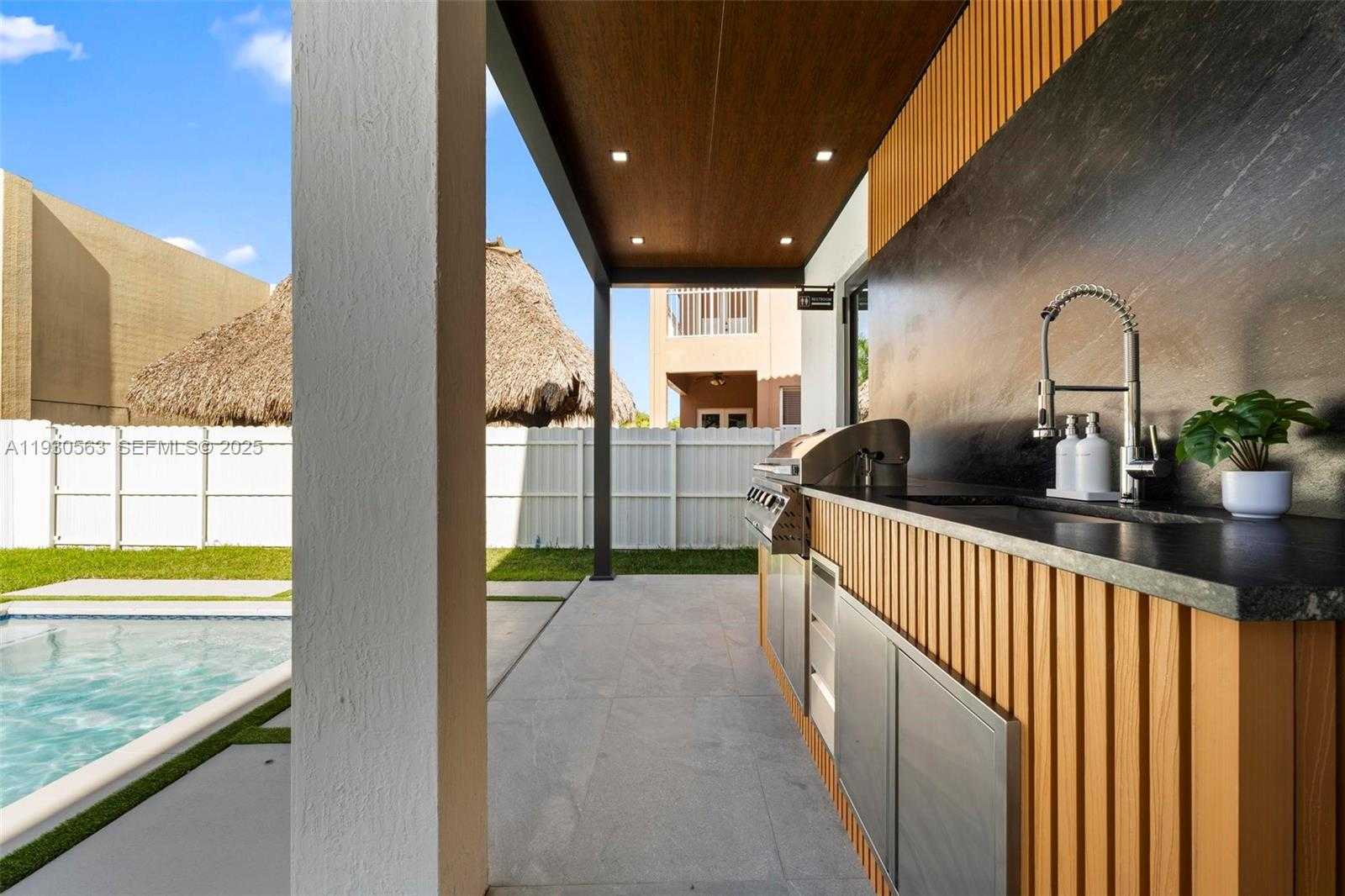 Small Image of 18172 NORTH WEST 91ST CT, Hialeah Number 18