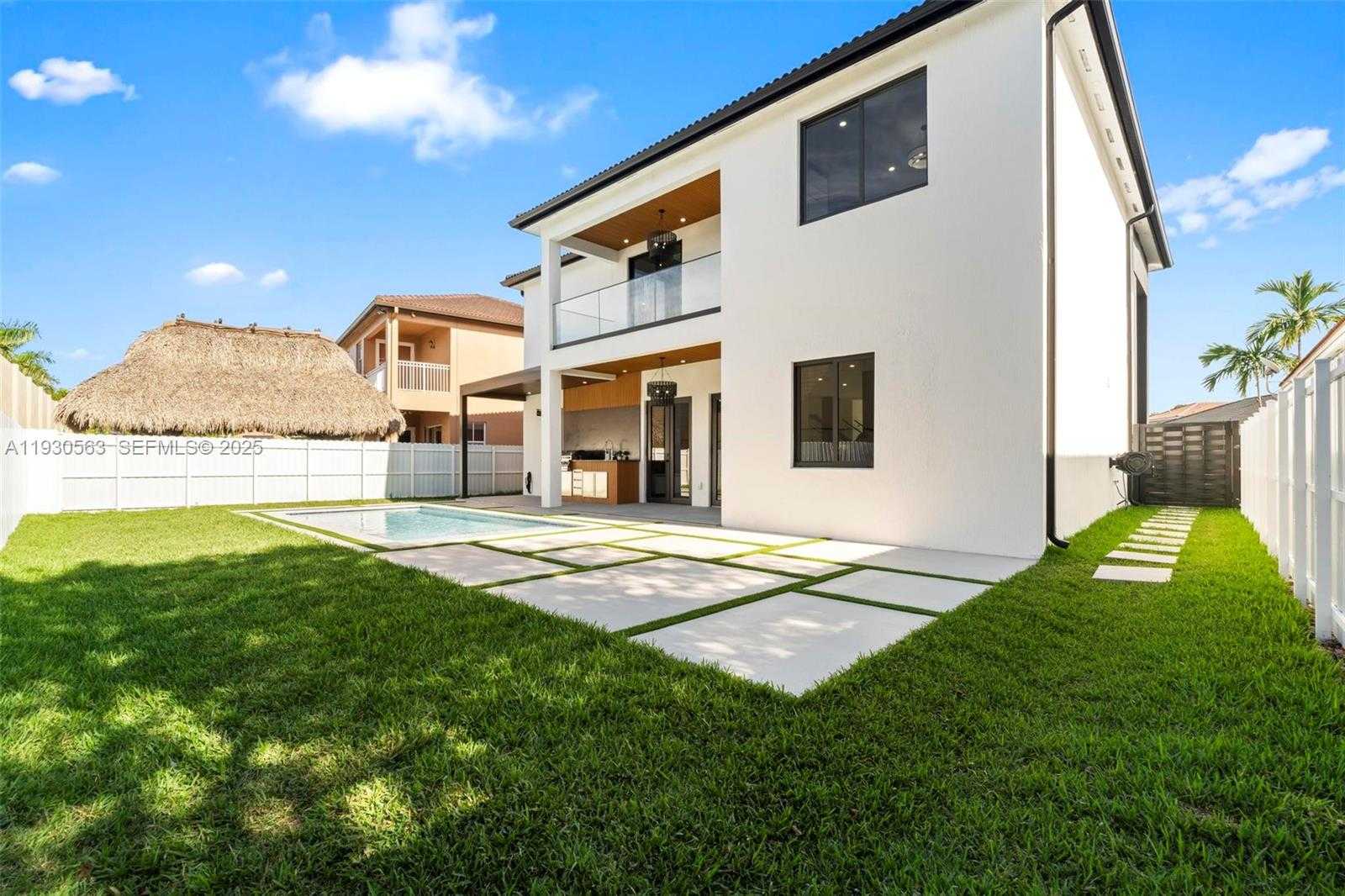 Small Image of 18172 NORTH WEST 91ST CT, Hialeah Number 22