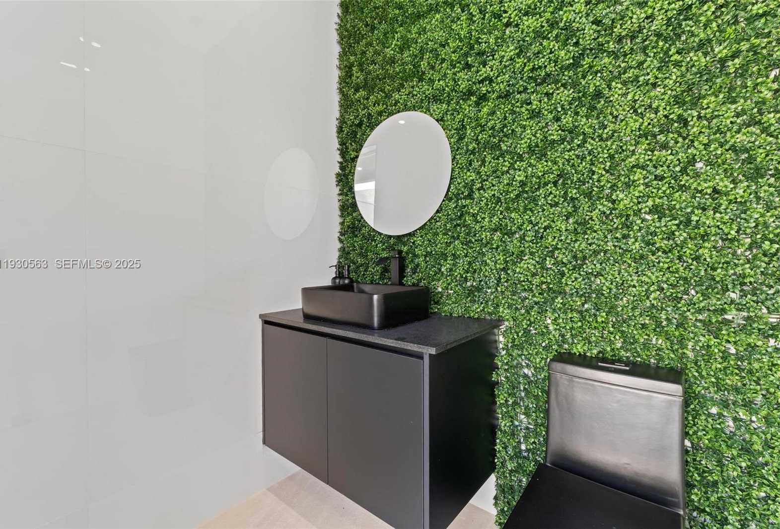 Small Image of 18172 NORTH WEST 91ST CT, Hialeah Number 23