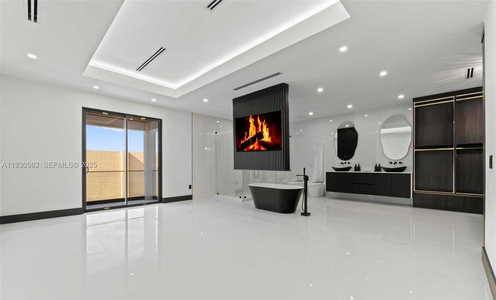 Small Image of 18172 NORTH WEST 91ST CT, Hialeah Number 24