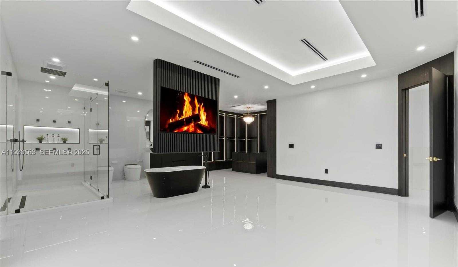 Small Image of 18172 NORTH WEST 91ST CT, Hialeah Number 25