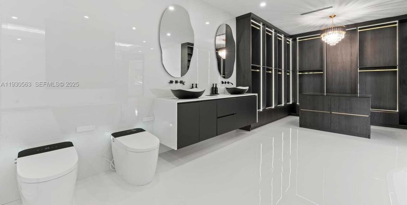 Small Image of 18172 NORTH WEST 91ST CT, Hialeah Number 30