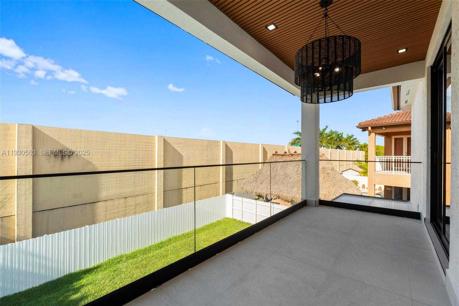 Small Image of 18172 NORTH WEST 91ST CT, Hialeah Number 34