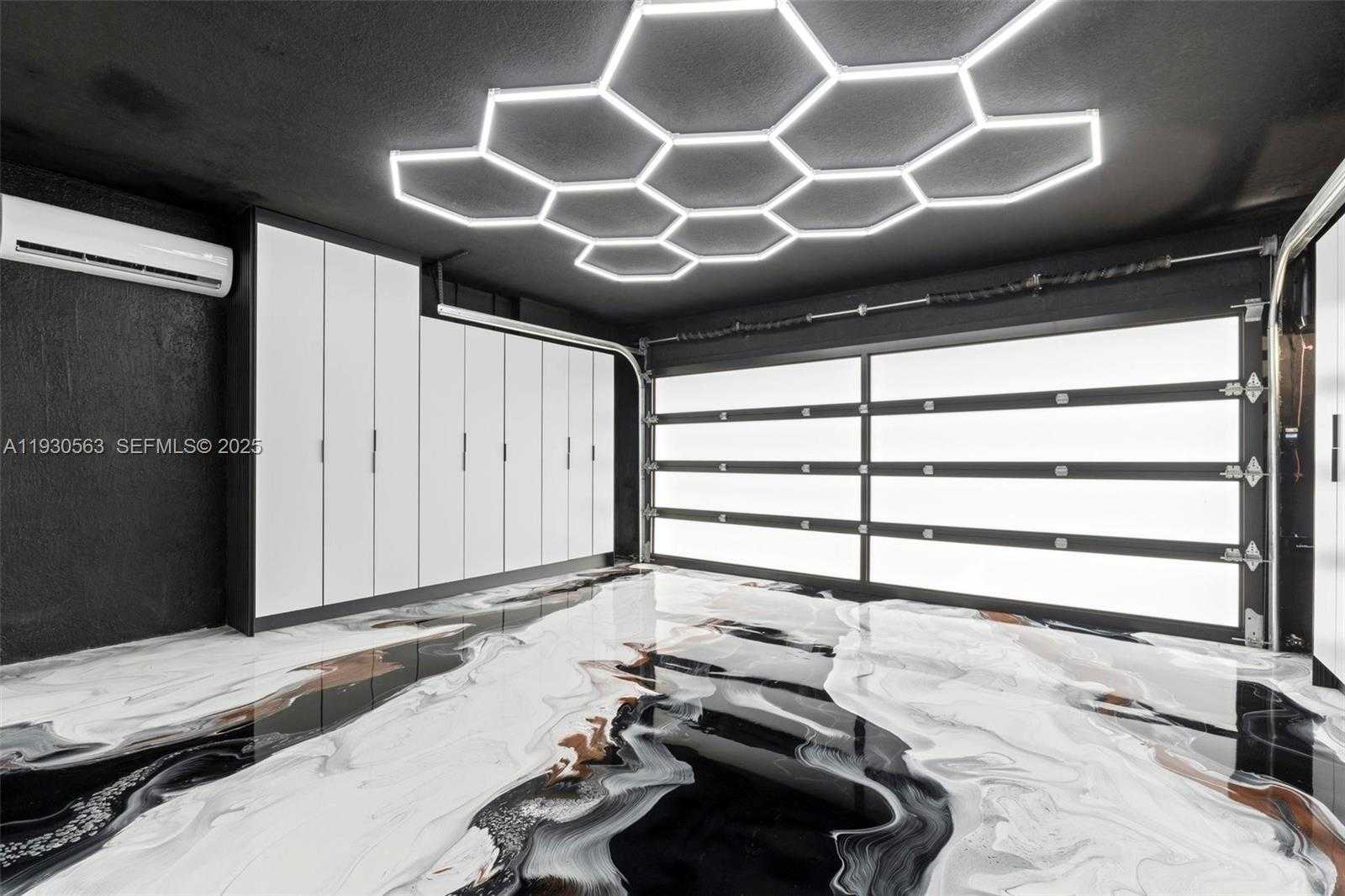 Small Image of 18172 NORTH WEST 91ST CT, Hialeah Number 36