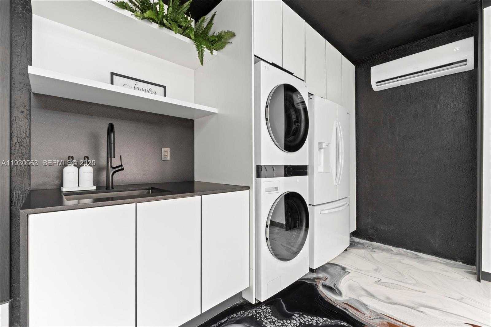 Small Image of 18172 NORTH WEST 91ST CT, Hialeah Number 38