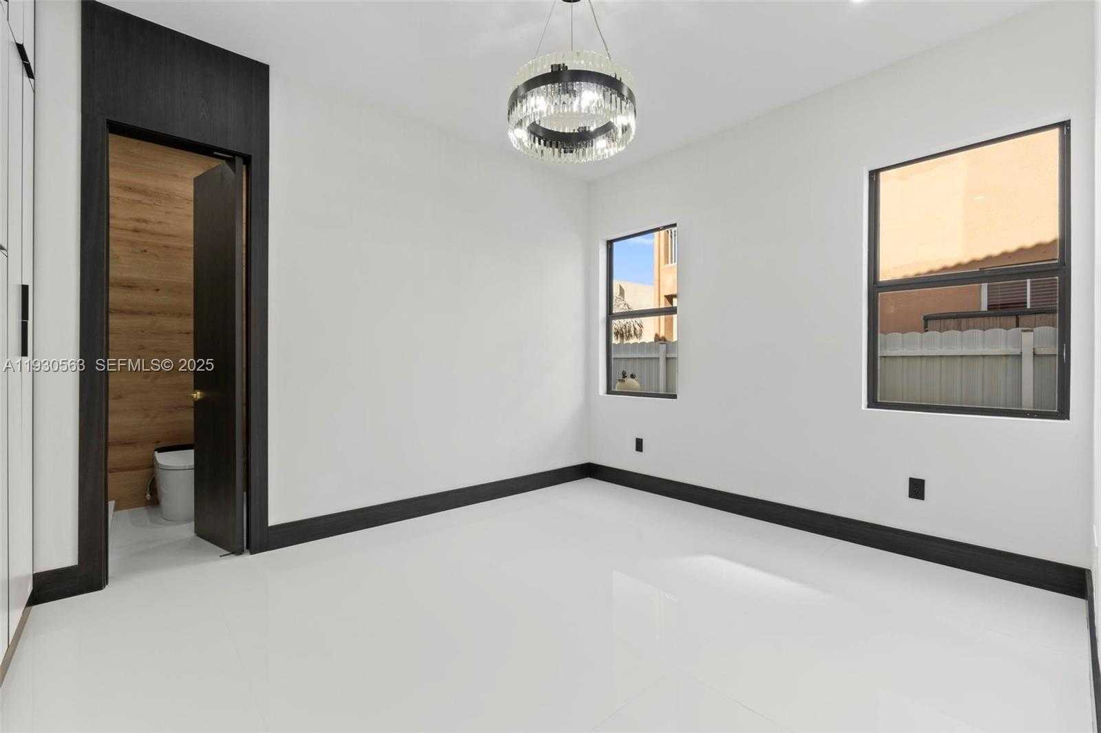 Small Image of 18172 NORTH WEST 91ST CT, Hialeah Number 39