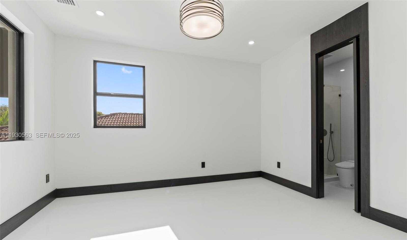 Small Image of 18172 NORTH WEST 91ST CT, Hialeah Number 46