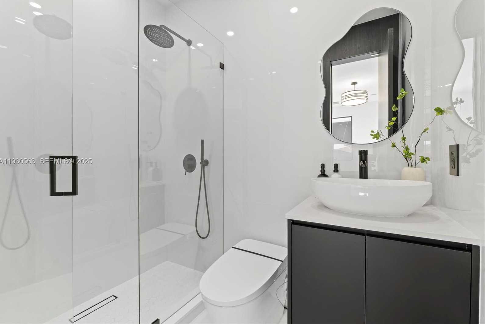 Small Image of 18172 NORTH WEST 91ST CT, Hialeah Number 48