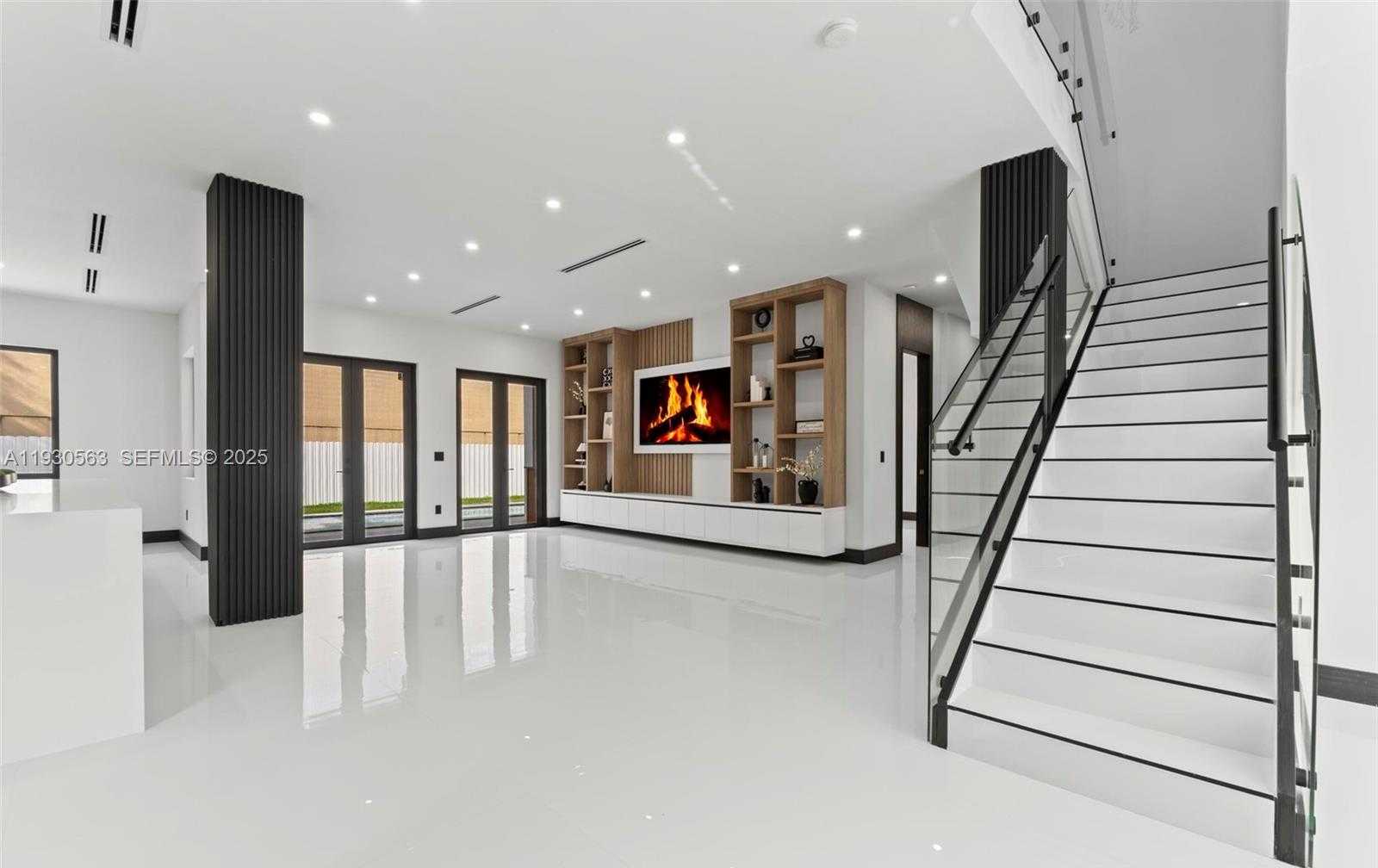 Small Image of 18172 NORTH WEST 91ST CT, Hialeah Number 5