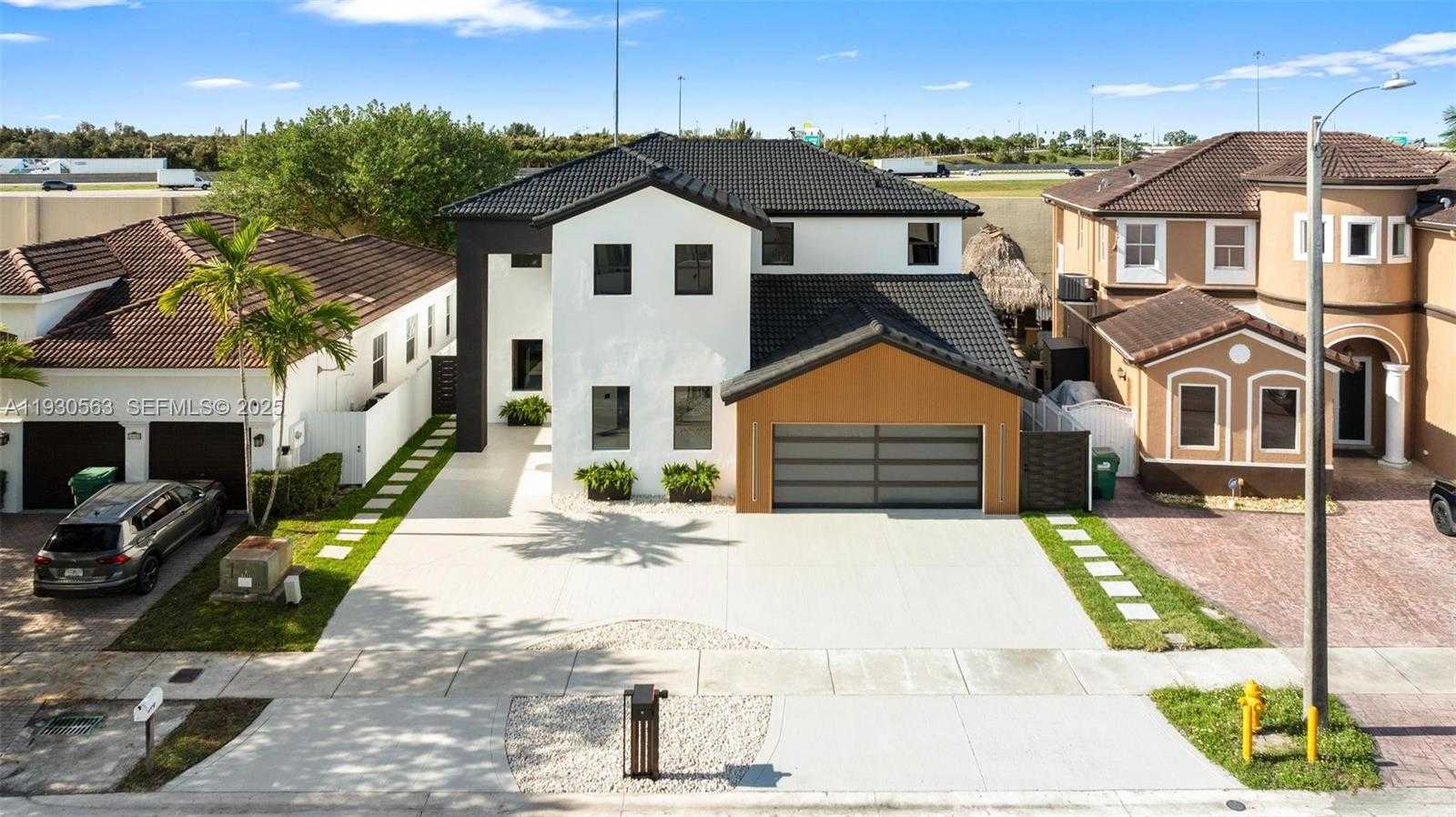 Small Image of 18172 NORTH WEST 91ST CT, Hialeah Number 51