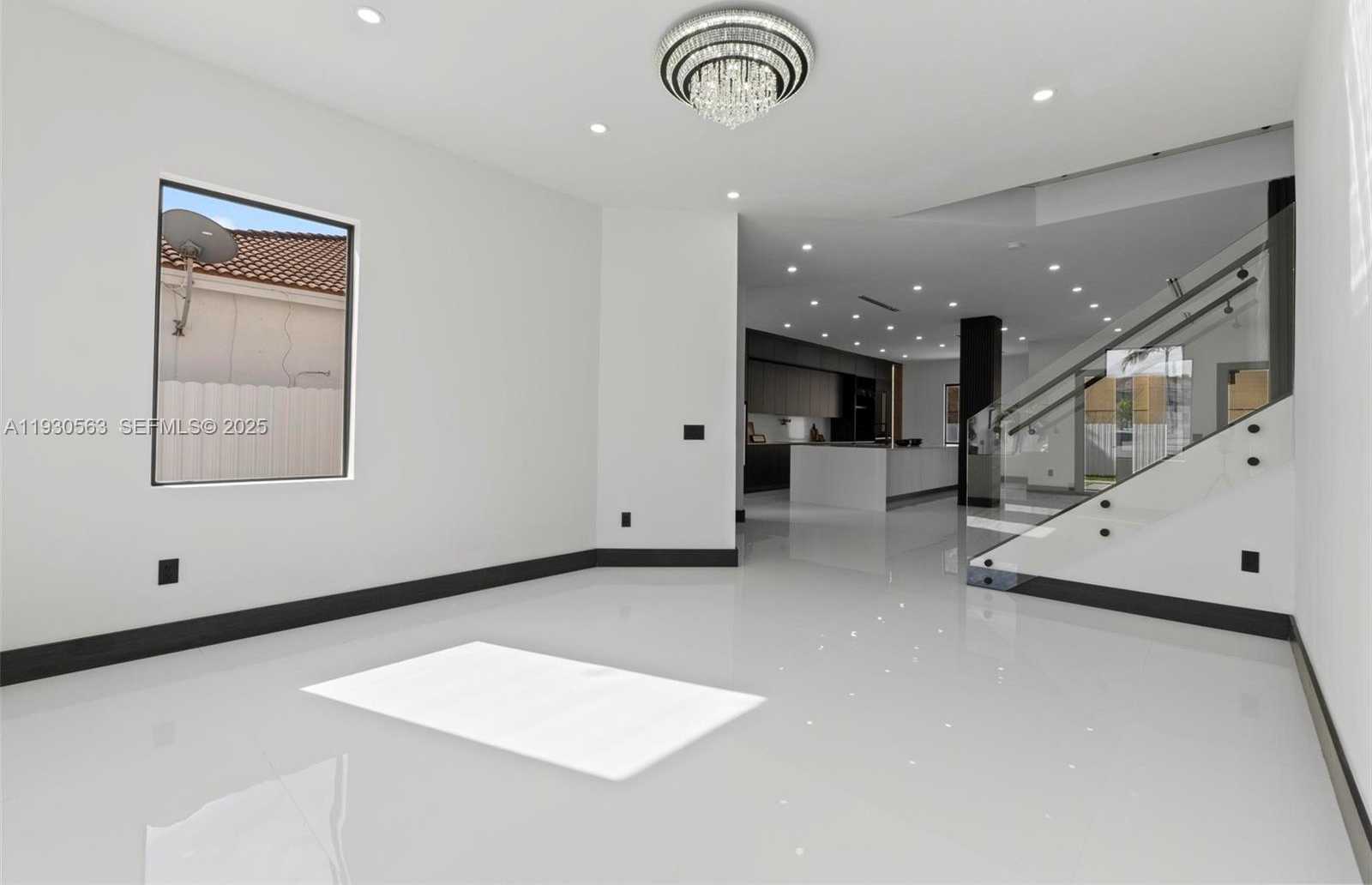 Small Image of 18172 NORTH WEST 91ST CT, Hialeah Number 6