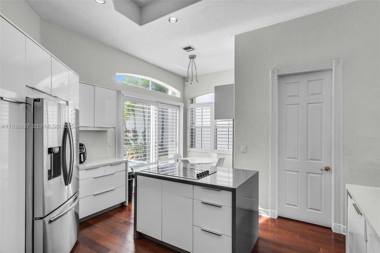 Small Image of 1091 WATERSIDE LN, Hollywood Number 12