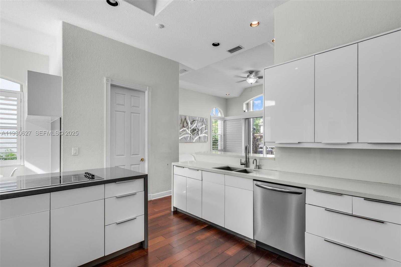 Small Image of 1091 WATERSIDE LN, Hollywood Number 14