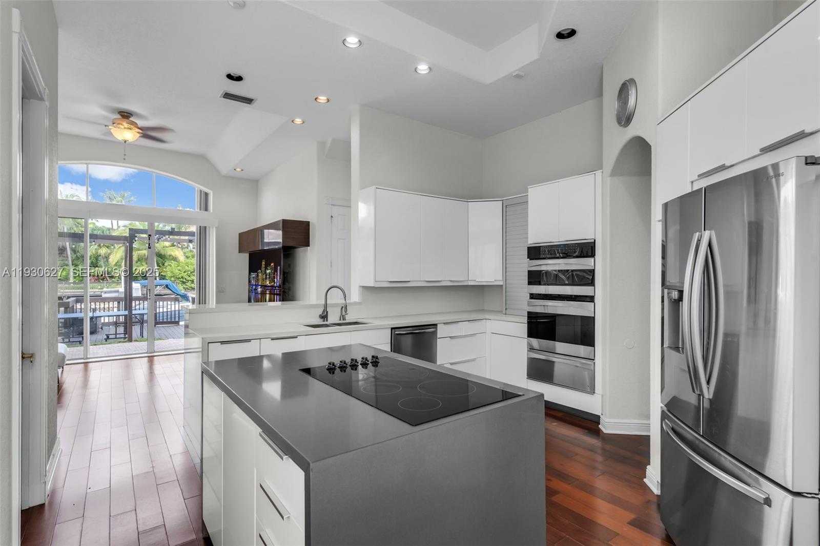 Small Image of 1091 WATERSIDE LN, Hollywood Number 18