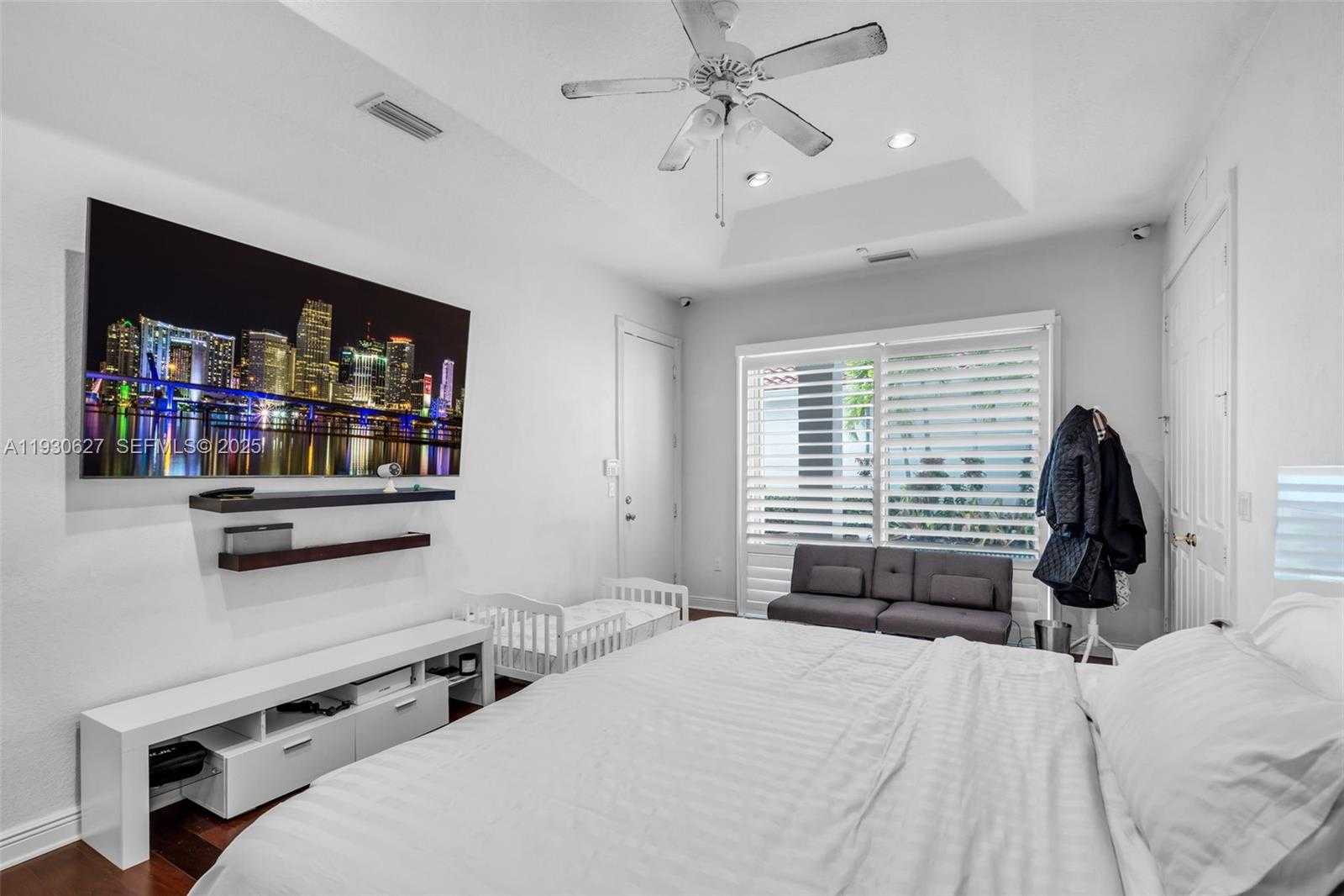 Small Image of 1091 WATERSIDE LN, Hollywood Number 21