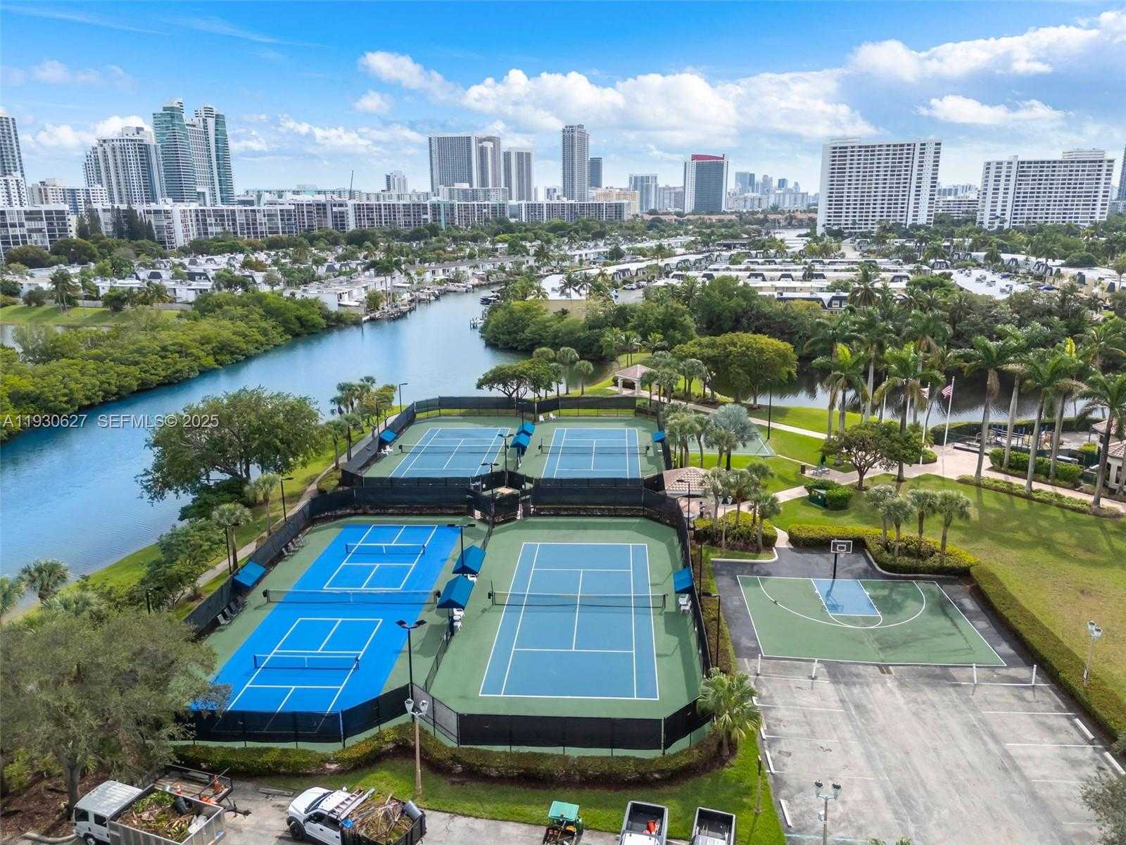 Small Image of 1091 WATERSIDE LN, Hollywood Number 80