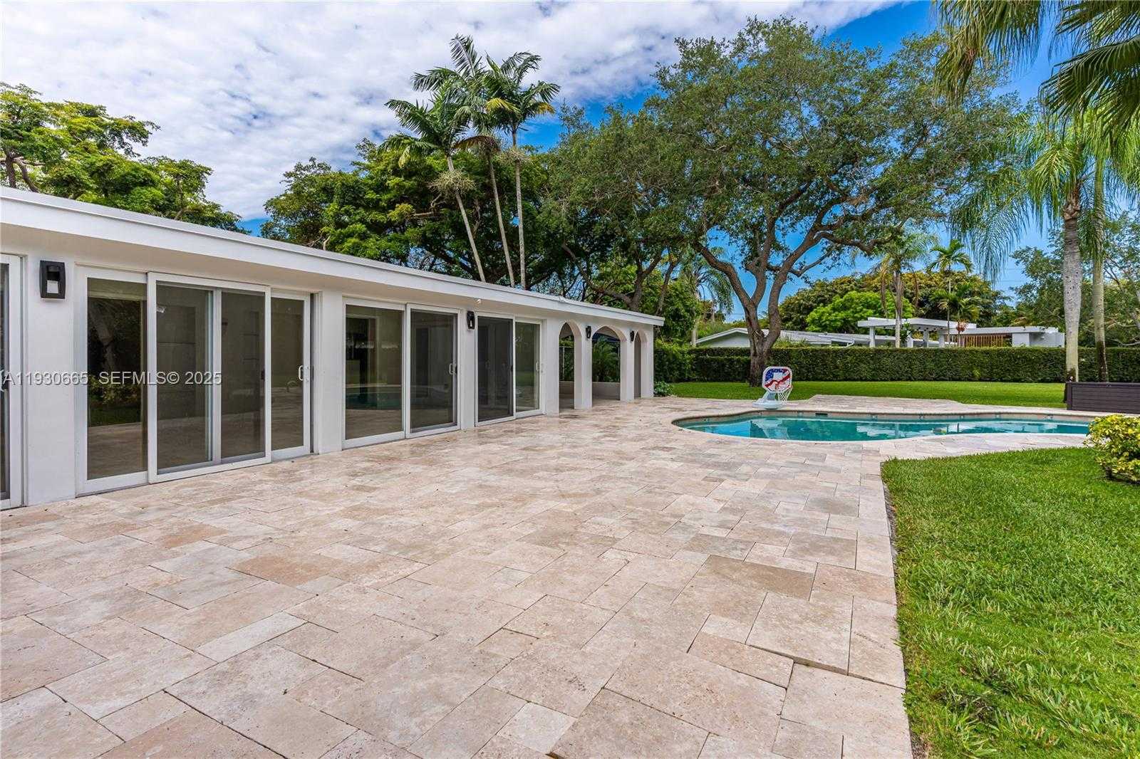 Small Image of 6601 SOUTH WEST 124TH ST, Pinecrest Number 2